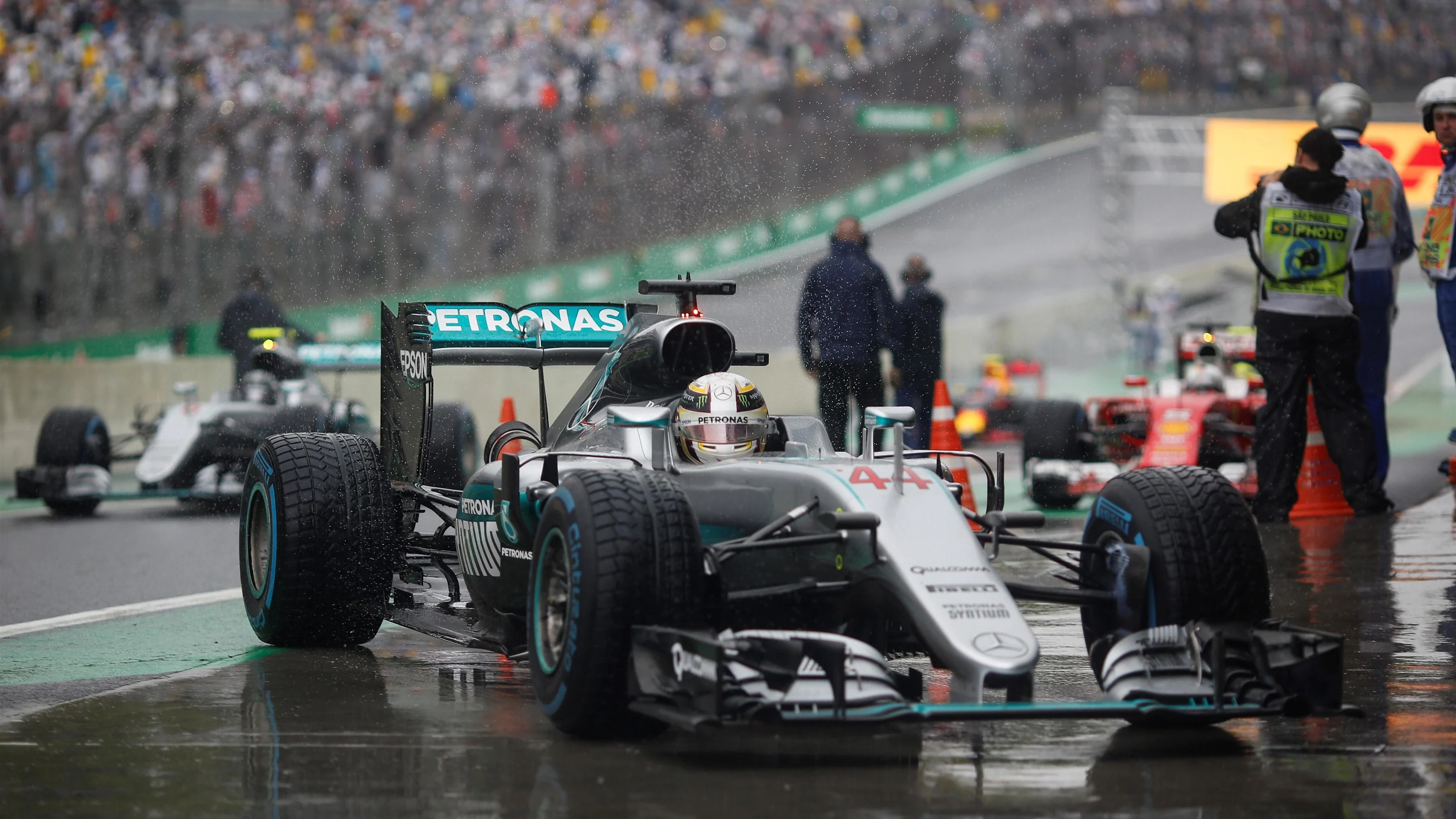 Race winner Lewis Hamilton (GBR) Mercedes-Benz F1 W07 Hybrid arrives in parc ferme at Formula One