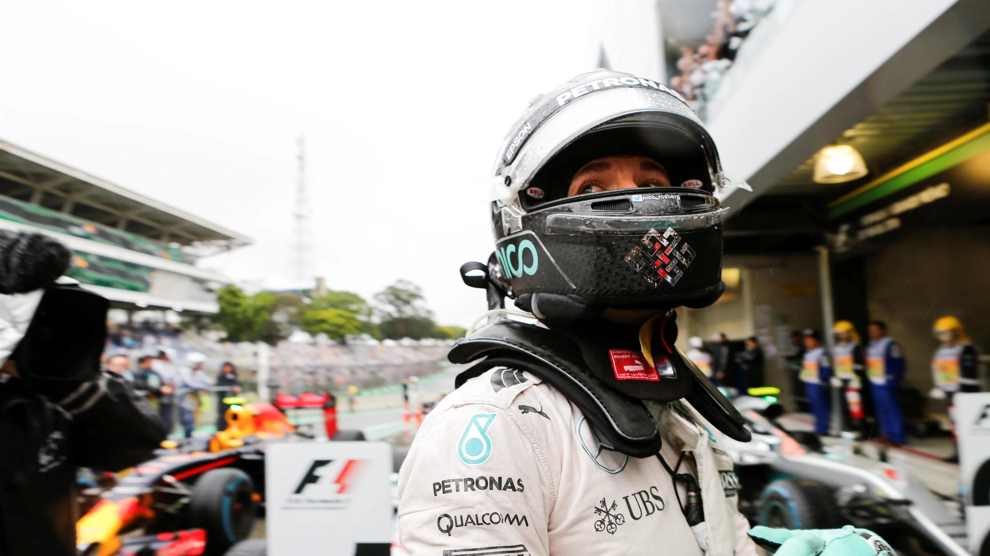 Nico Rosberg (GER) Mercedes AMG F1 in parc ferme at Formula One World Championship, Rd20, Brazilian