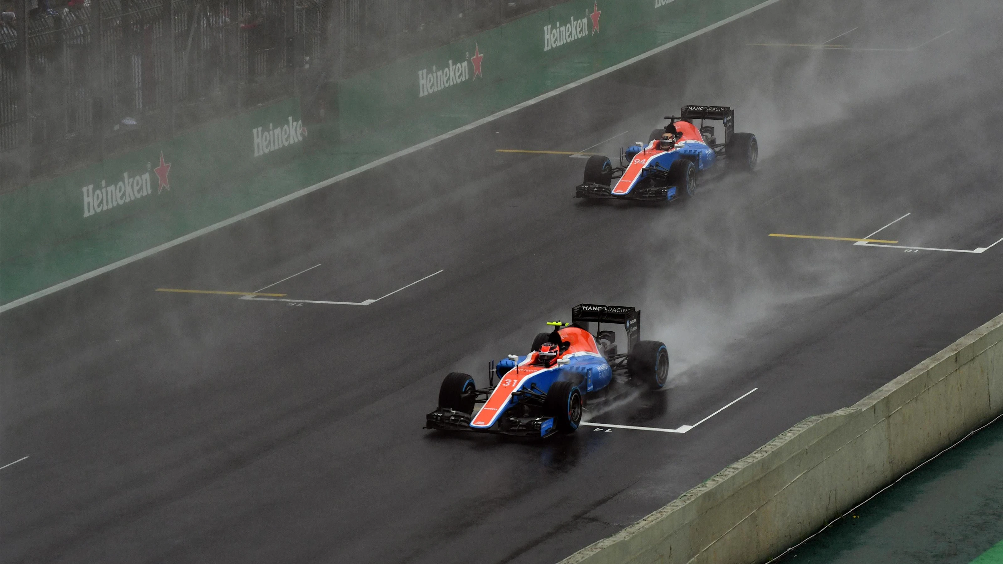 Esteban Ocon (FRA) Manor Racing MRT05 and Pascal Wehrlein (GER) Manor Racing MRT05 at Formula One