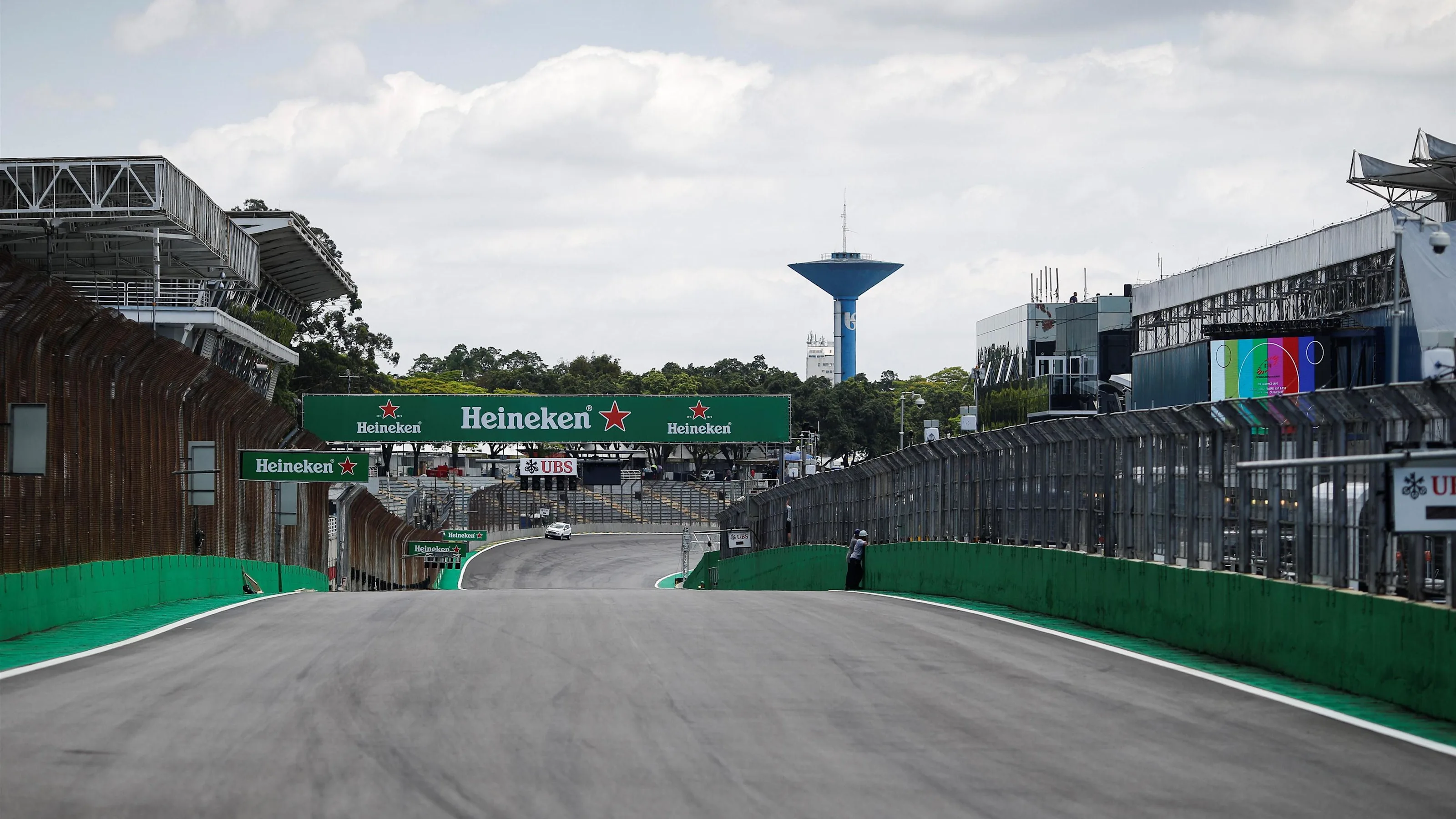 Heineken signage and track view at Formula One World Championship, Rd20, Brazilian Grand Prix,