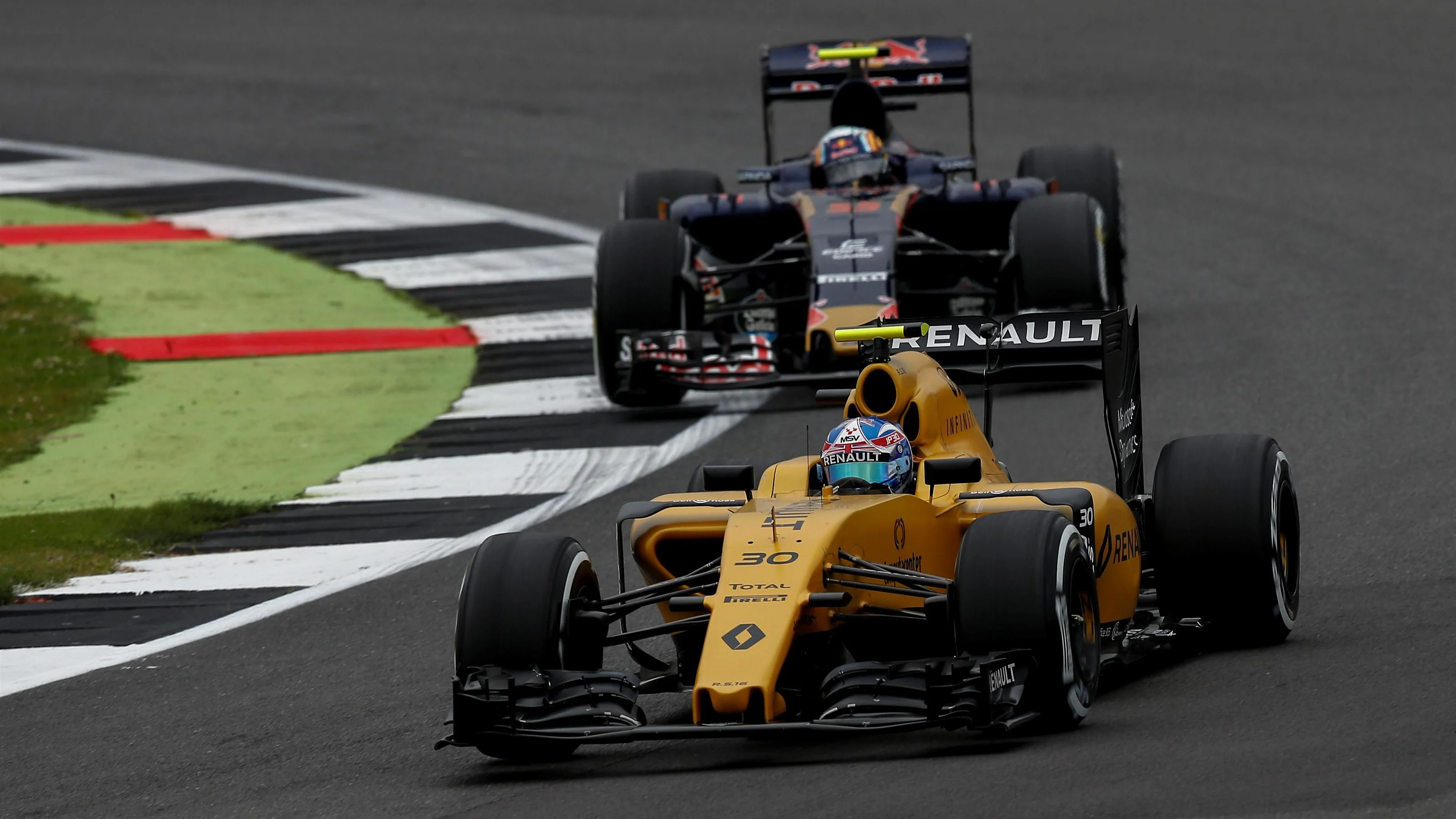 Jolyon Palmer (GBR) Renault Sport F1 Team RS16 at Formula One World Championship, Rd10, British