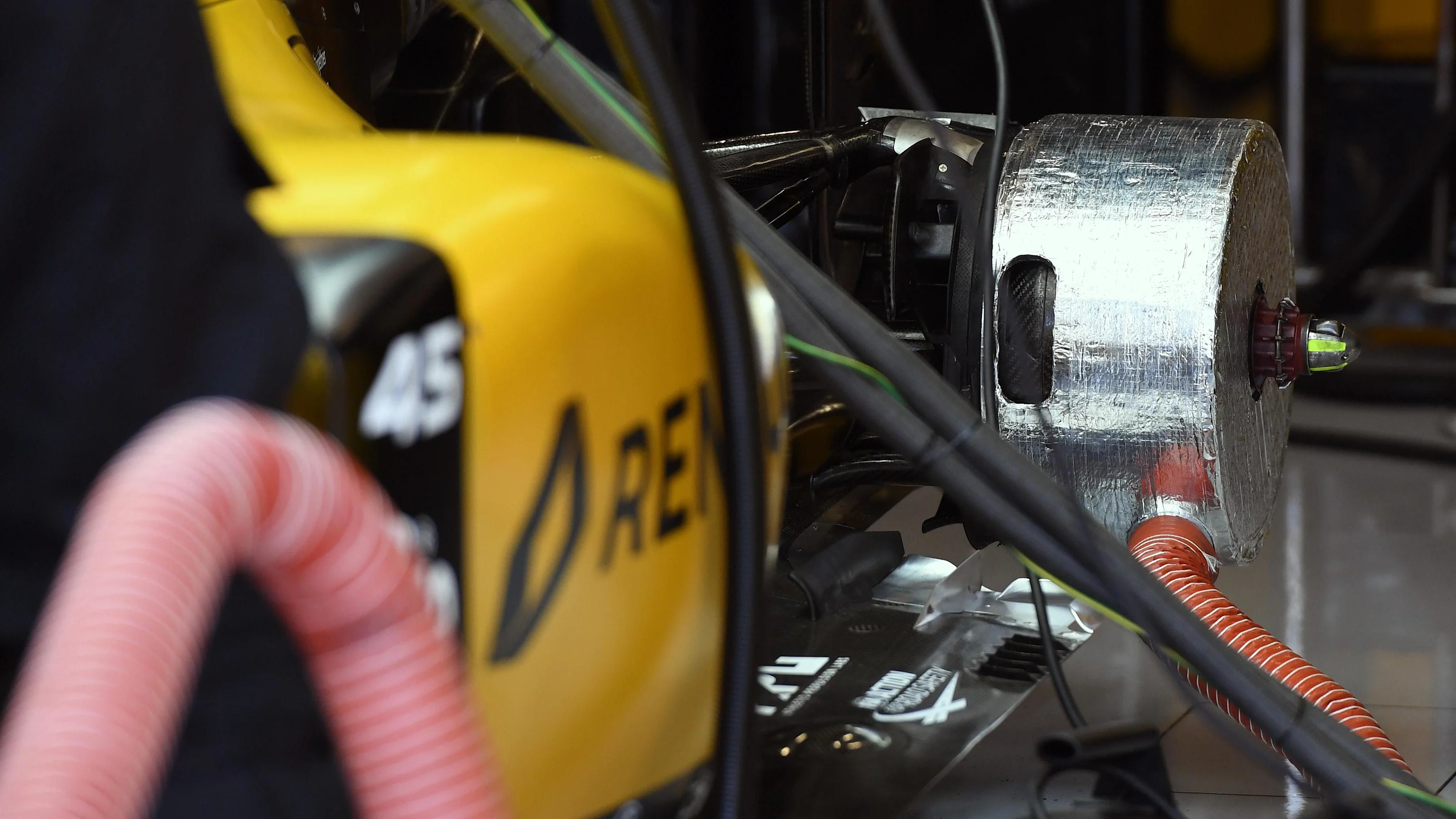 Renault Sport F1 Team RS16 rear wheel hub at Formula One World Championship, Rd10, British Grand