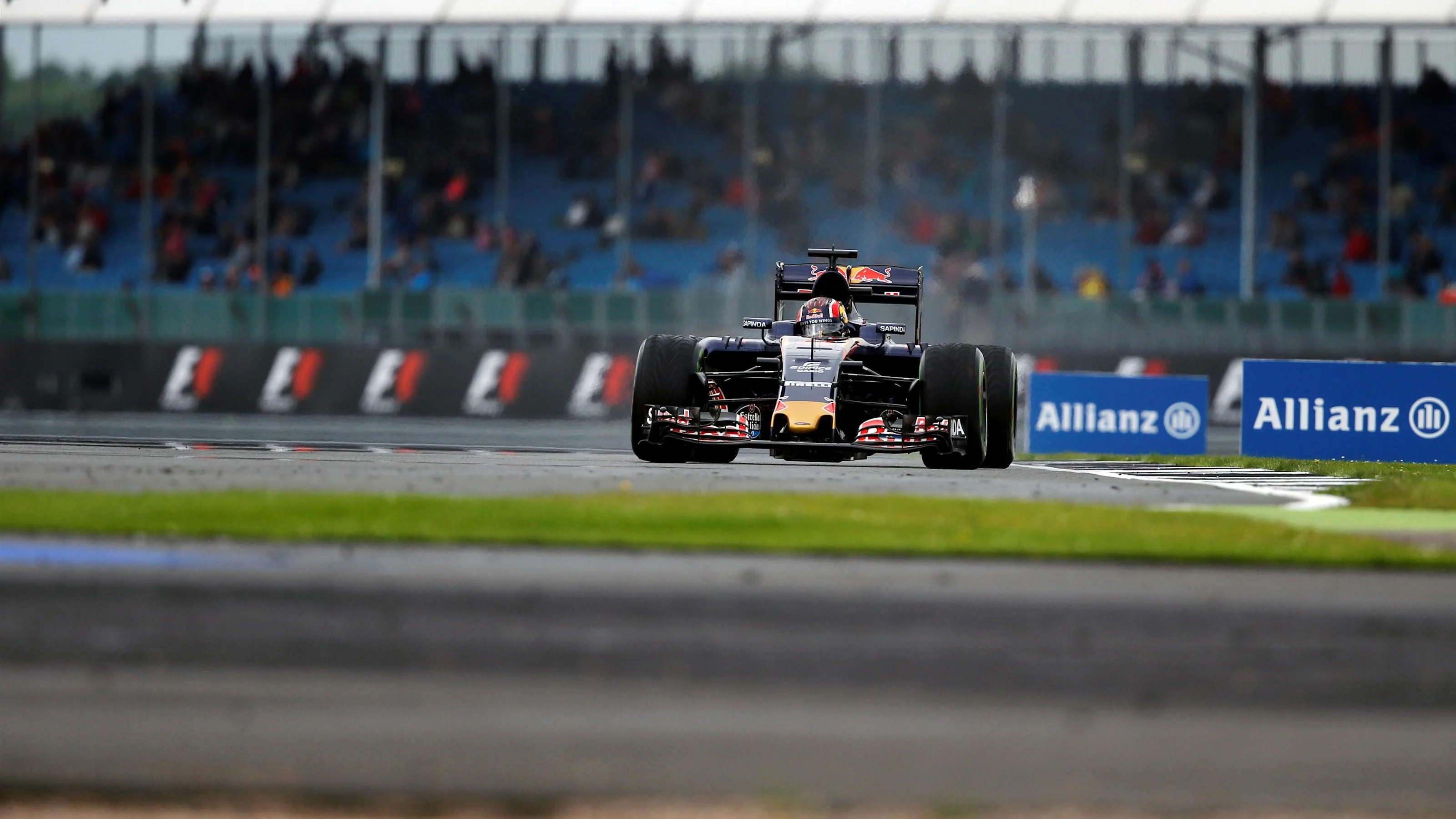 Daniil Kvyat (RUS) Scuderia Toro Rosso STR11 at Formula One World Championship, Rd10, British Grand