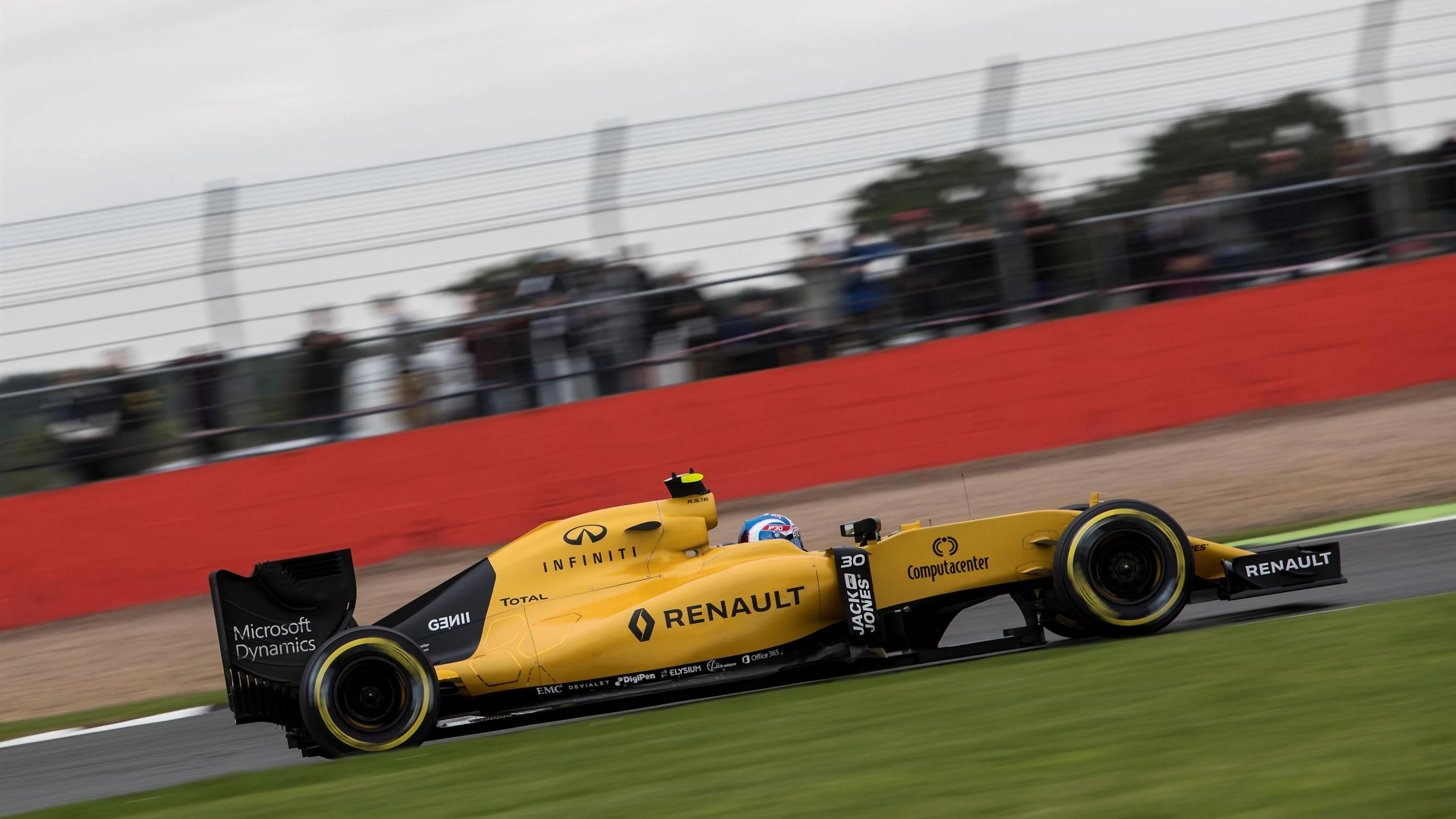 Jolyon Palmer (GBR) Renault Sport F1 Team RS16 at Formula One World Championship, Rd10, British