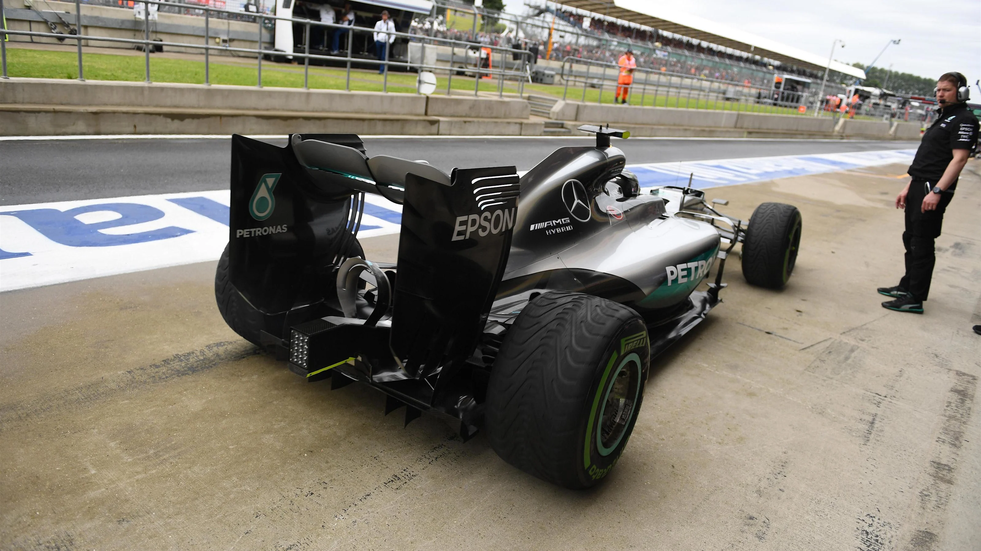 Nico Rosberg (GER) Mercedes-Benz F1 W07 Hybrid at Formula One World Championship, Rd10, British
