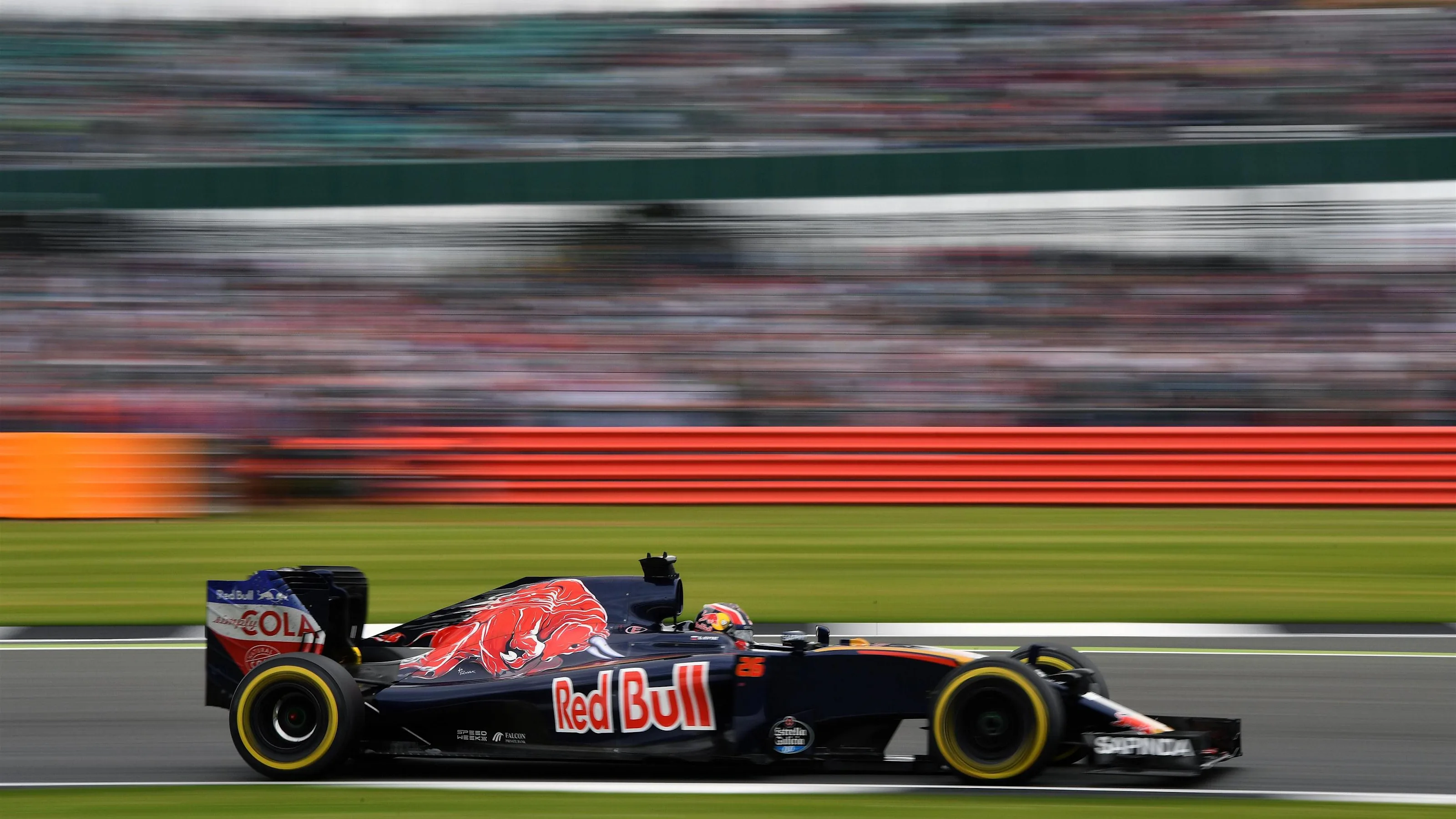Daniil Kvyat (RUS) Scuderia Toro Rosso STR11 at Formula One World Championship, Rd10, British Grand