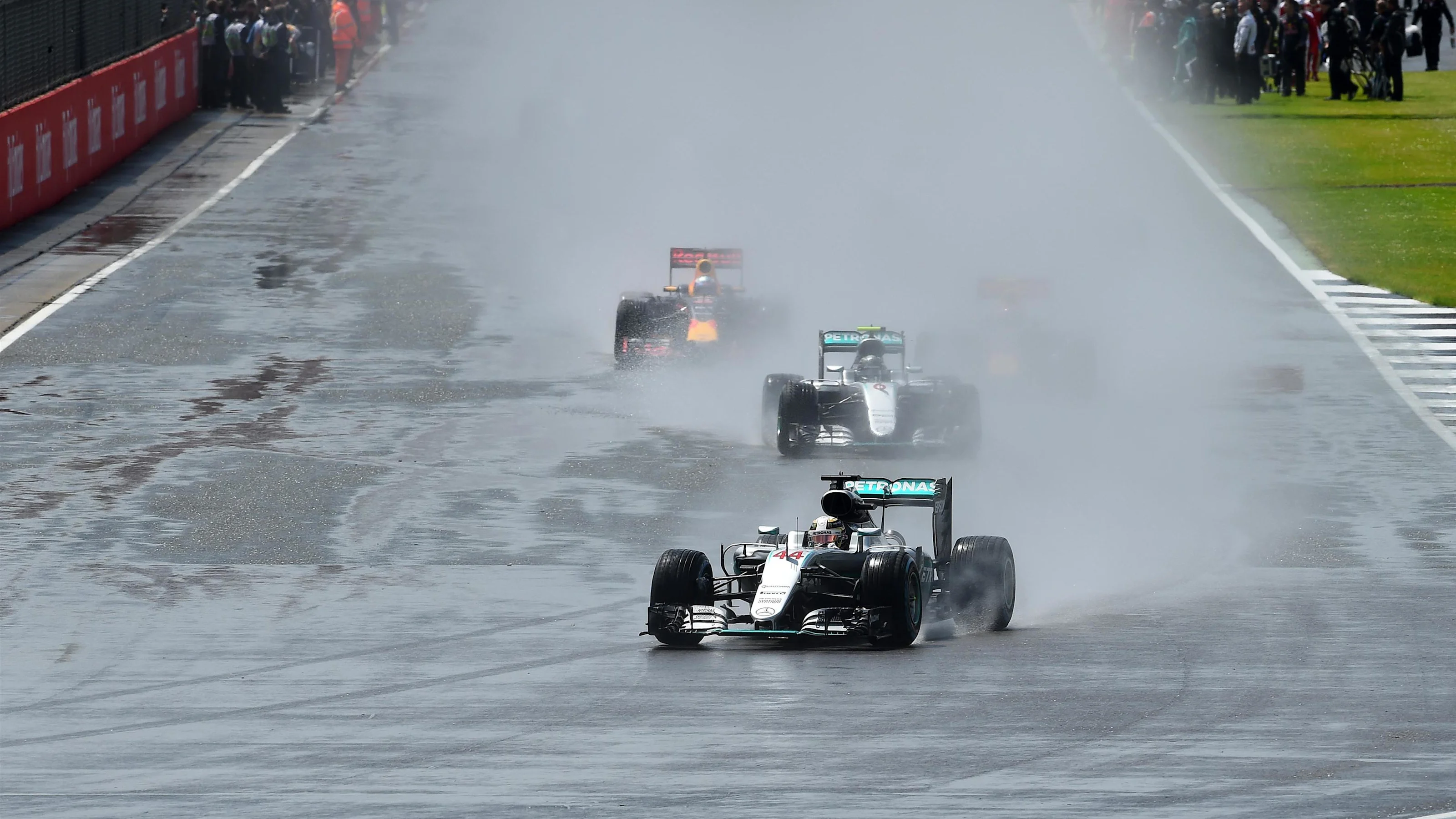 Lewis Hamilton (GBR) Mercedes-Benz F1 W07 Hybrid leads at the start of the race at Formula One