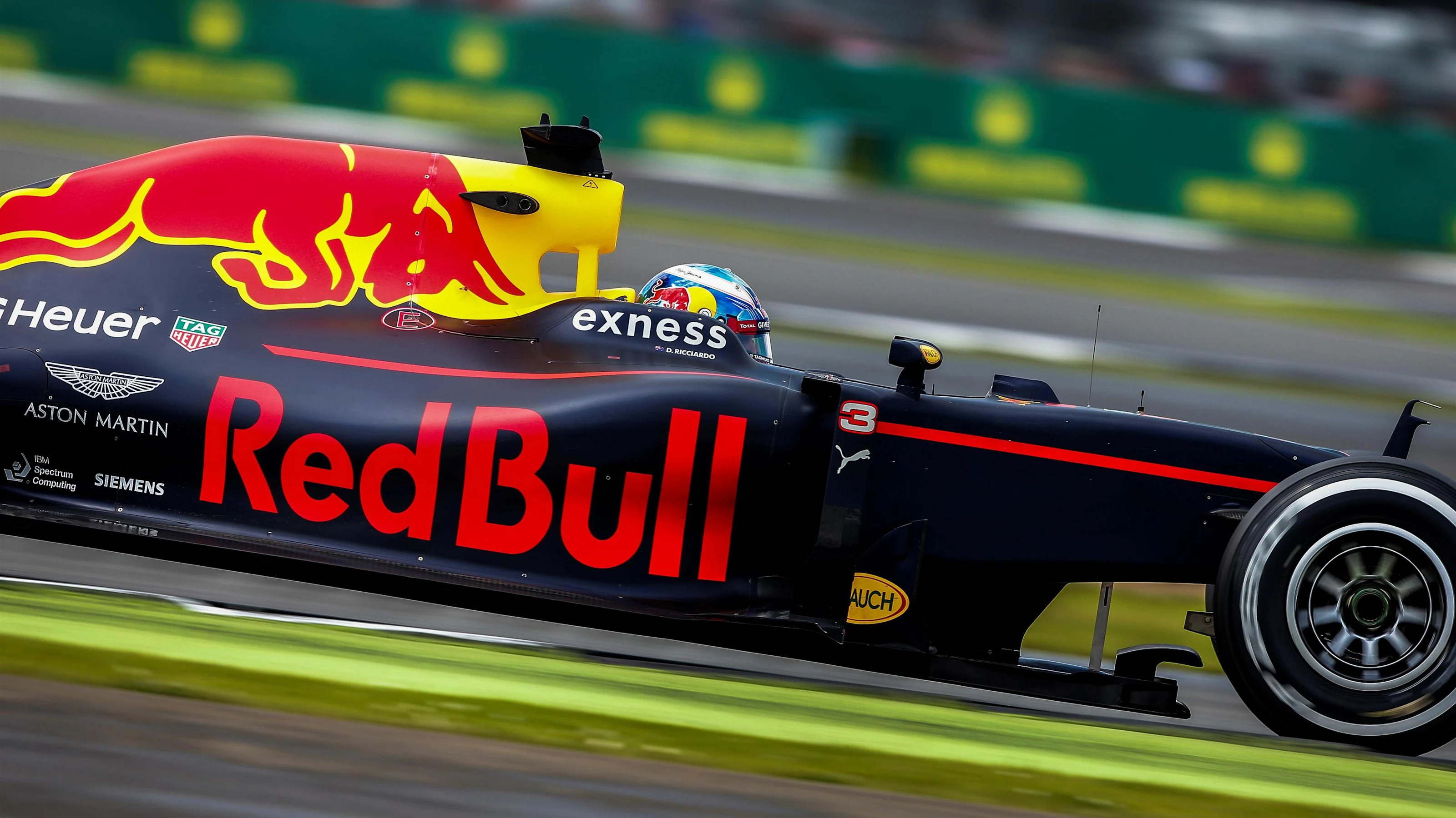 Daniel Ricciardo (AUS) Red Bull Racing RB12 at Formula One World Championship, Rd10, British Grand