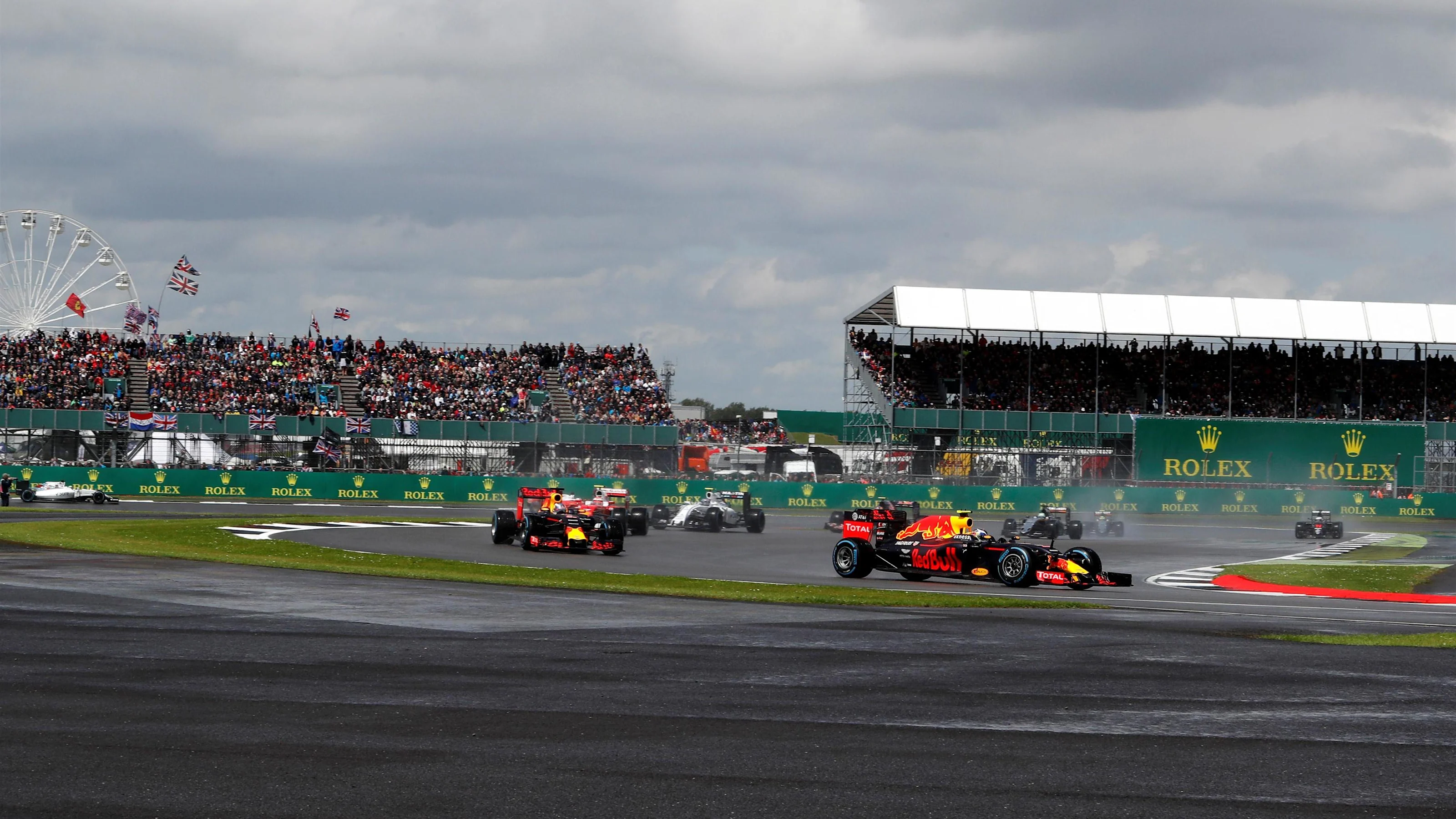 Max Verstappen (NED) Red Bull Racing RB12 leads Daniel Ricciardo (AUS) Red Bull Racing RB12 at