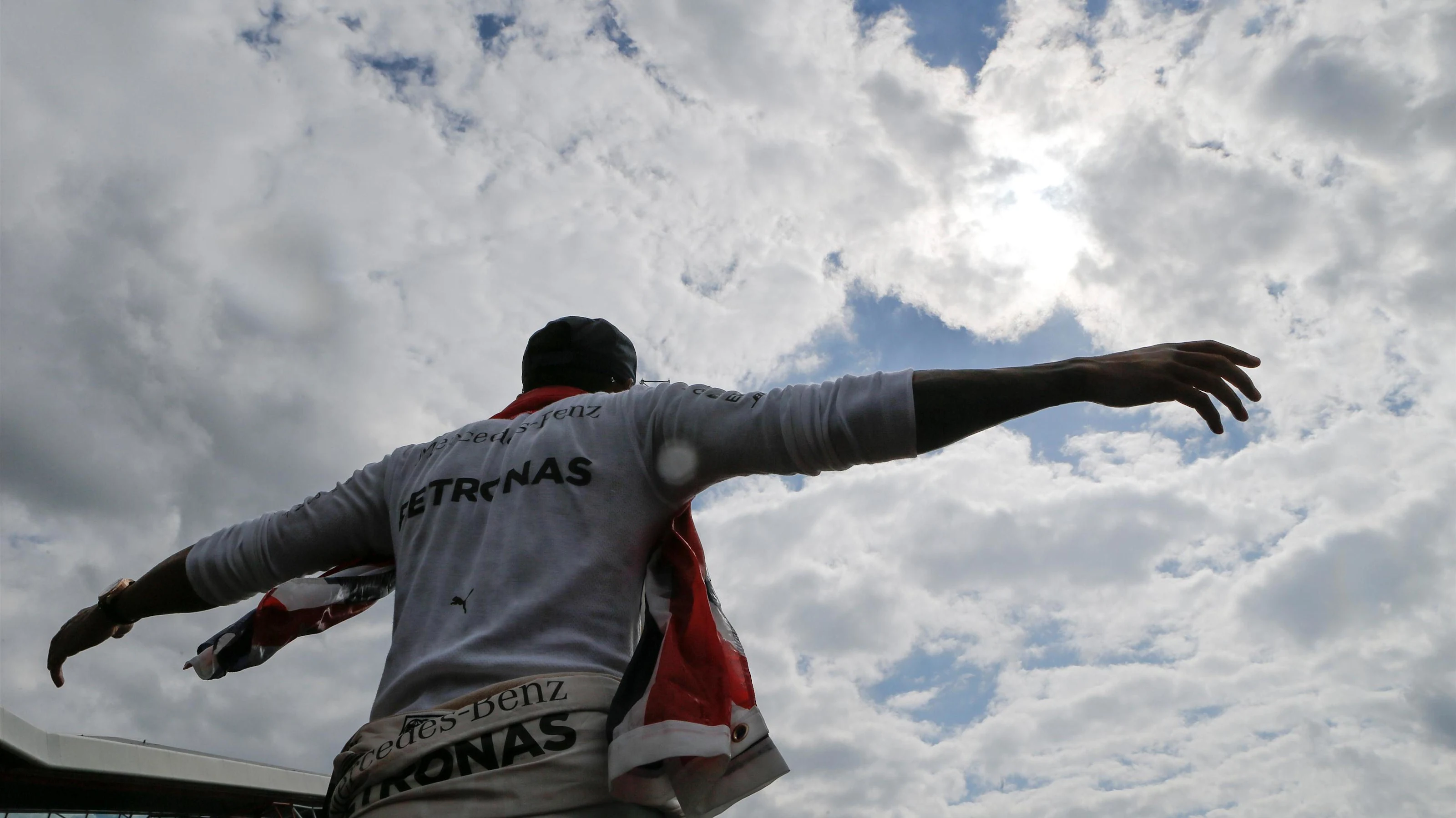 Race winner Lewis Hamilton (GBR) Mercedes AMG F1 celebrates with the fans at Formula One World