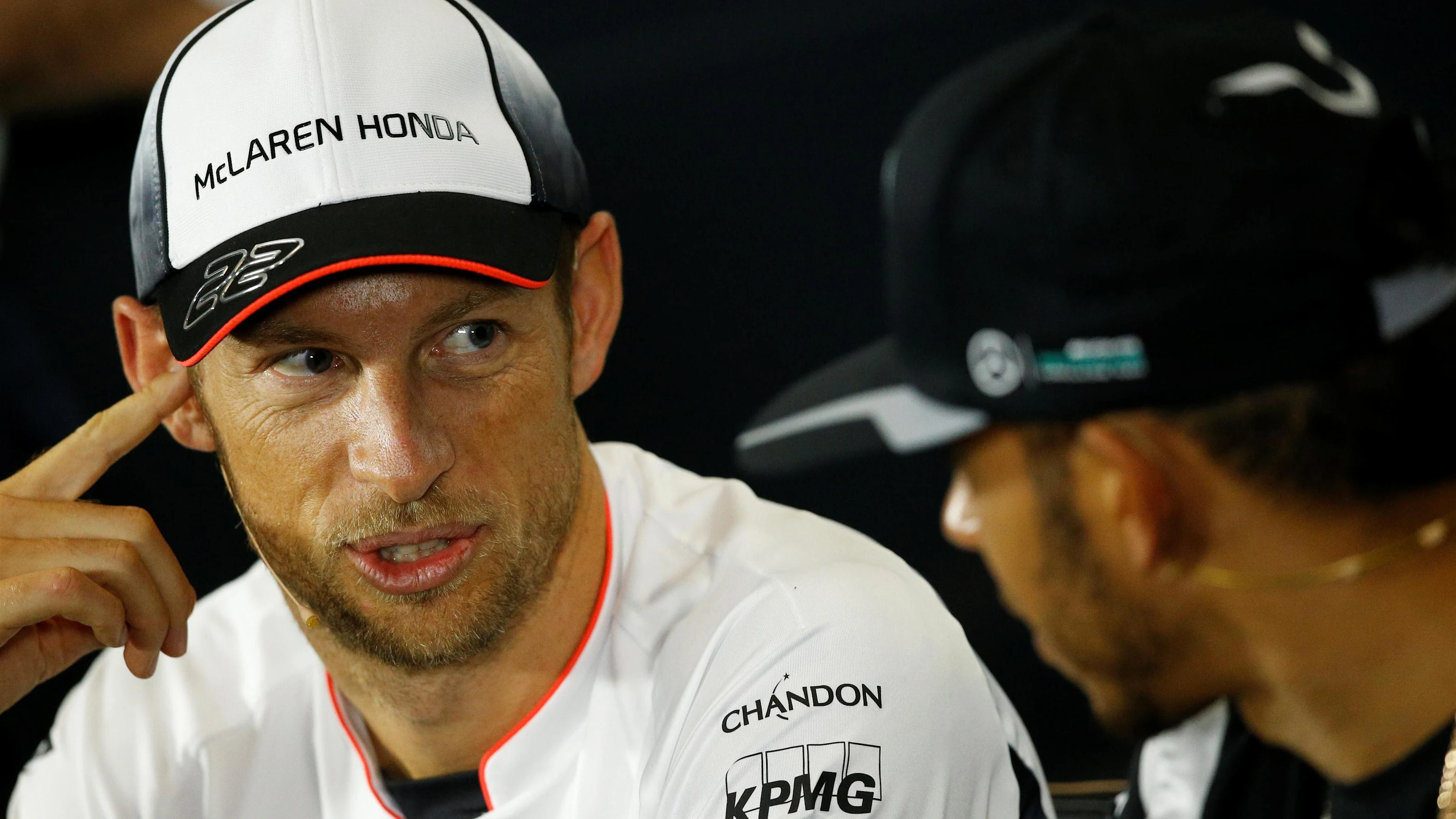Jenson Button (GBR) McLaren and Lewis Hamilton (GBR) Mercedes AMG F1 in the Press Conference at