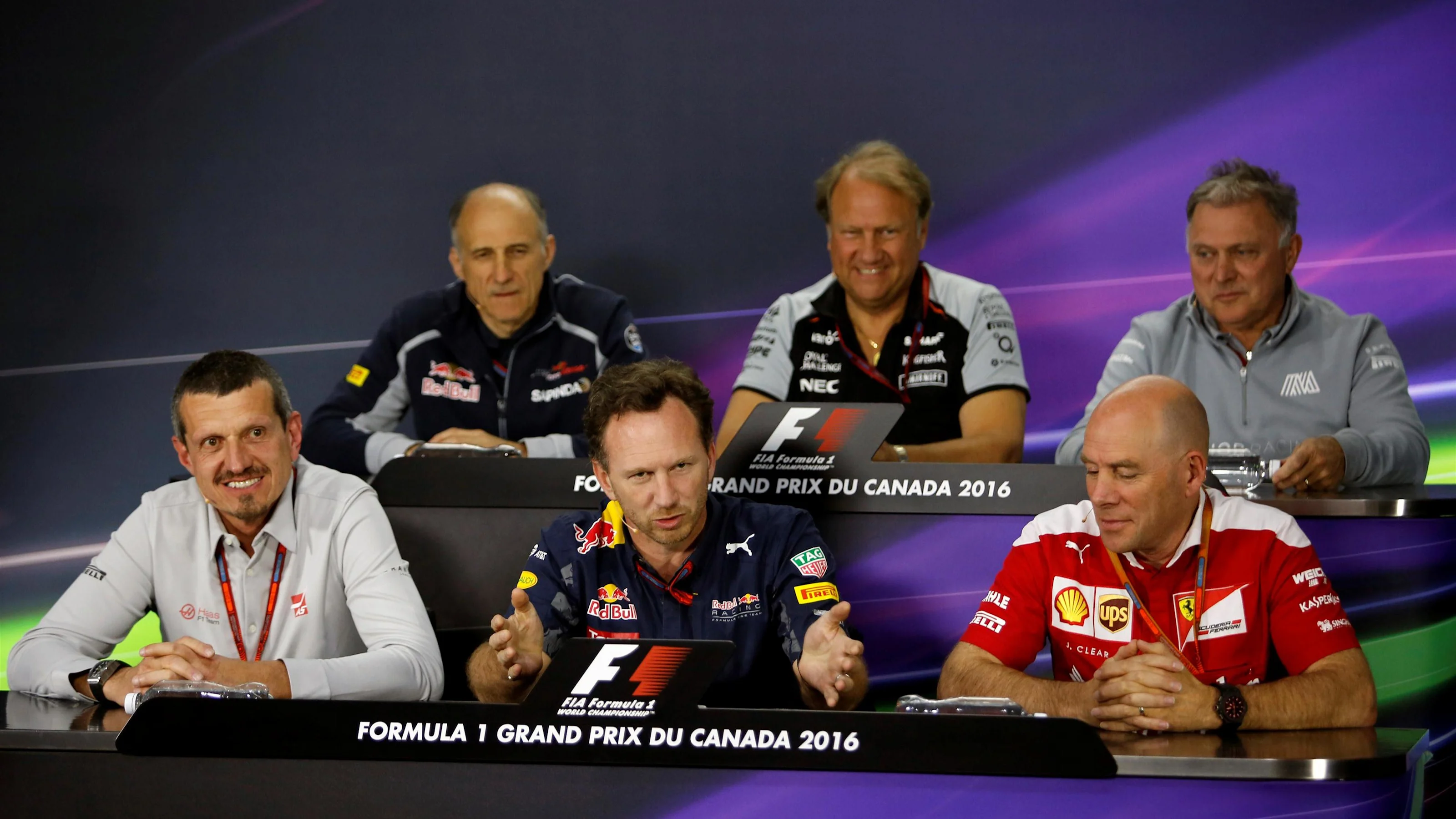 (L to R): Guenther Steiner (ITA) Haas F1 Team Prinicipal, Franz Tost (AUT) Scuderia Toro Rosso Team