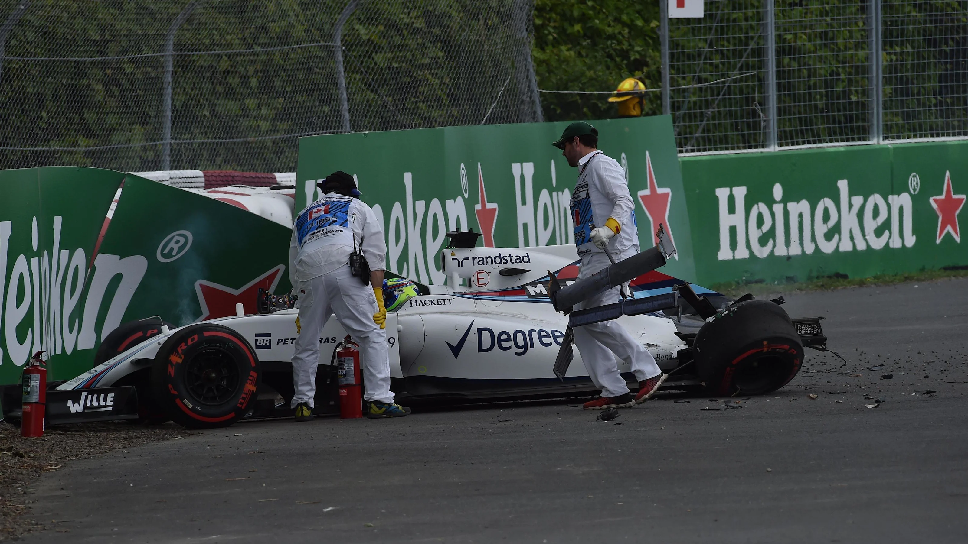 Felipe Massa (BRA) Williams FW38 crashed in FP1 at Formula One World Championship, Rd7, Canadian