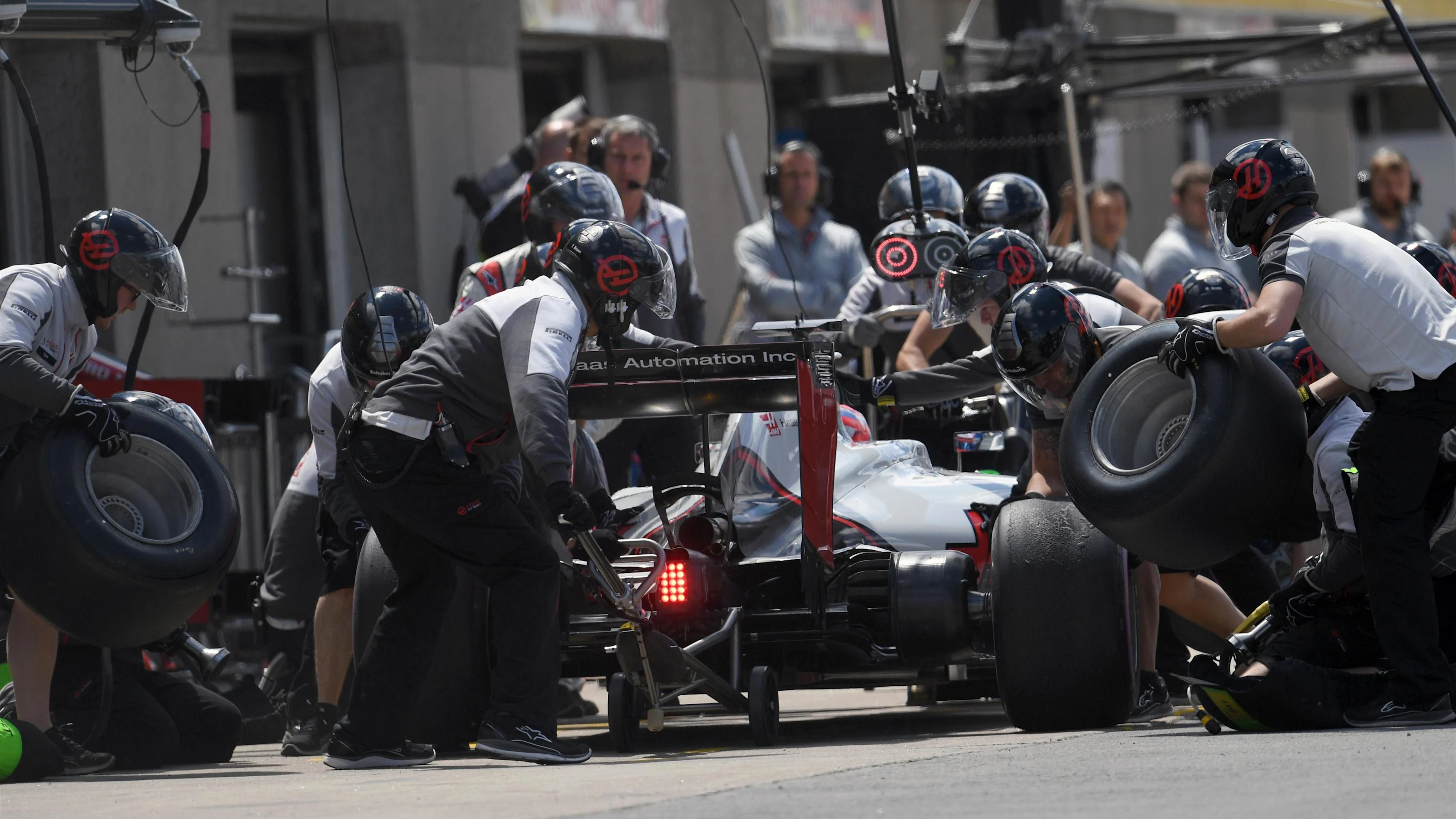 Romain Grosjean (FRA) Haas VF-16 pit stop at Formula One World Championship, Rd7, Canadian Grand