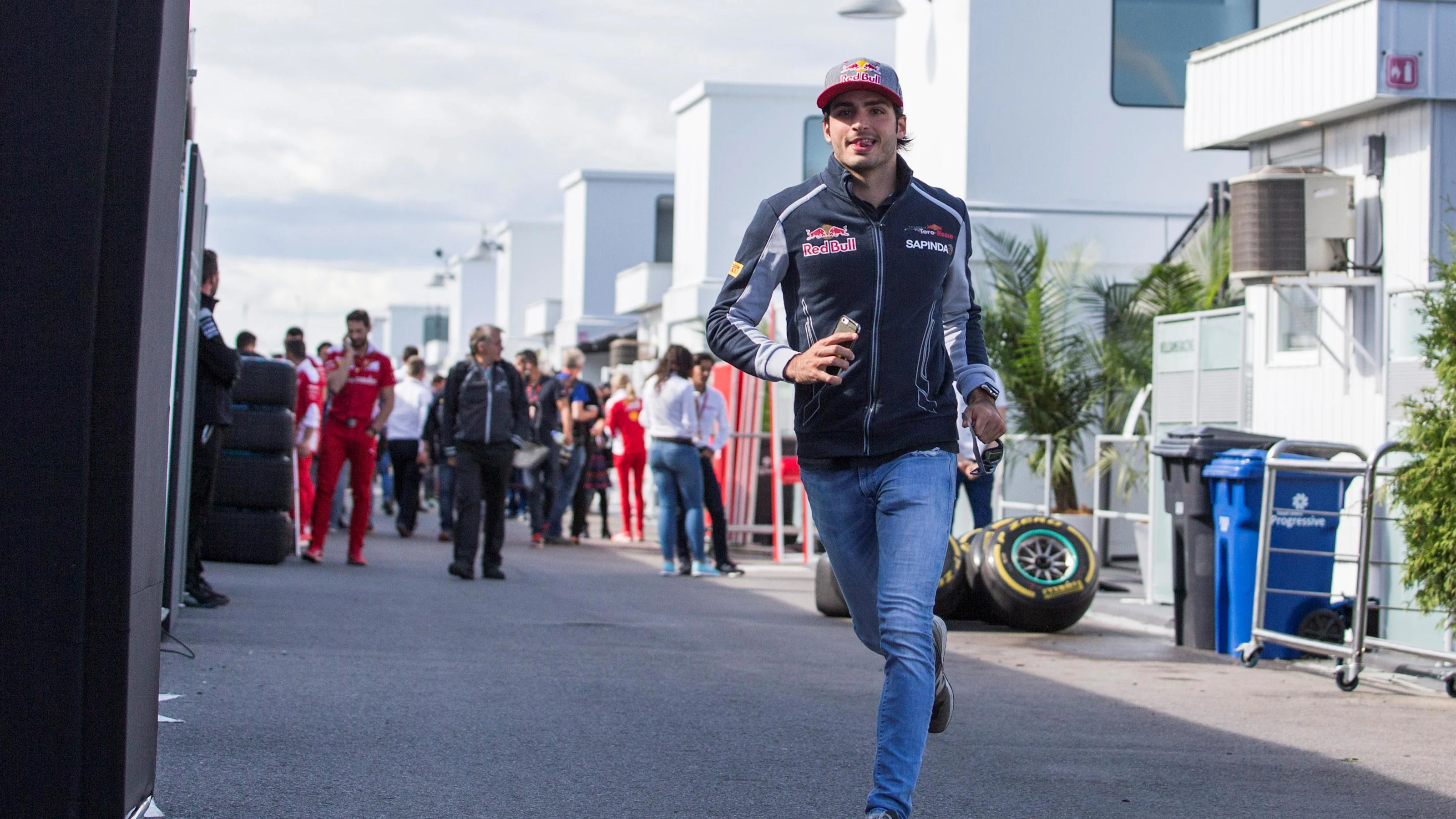 Carlos Sainz jr (ESP) Scuderia Toro Rosso runs at Formula One World Championship, Rd7, Canadian