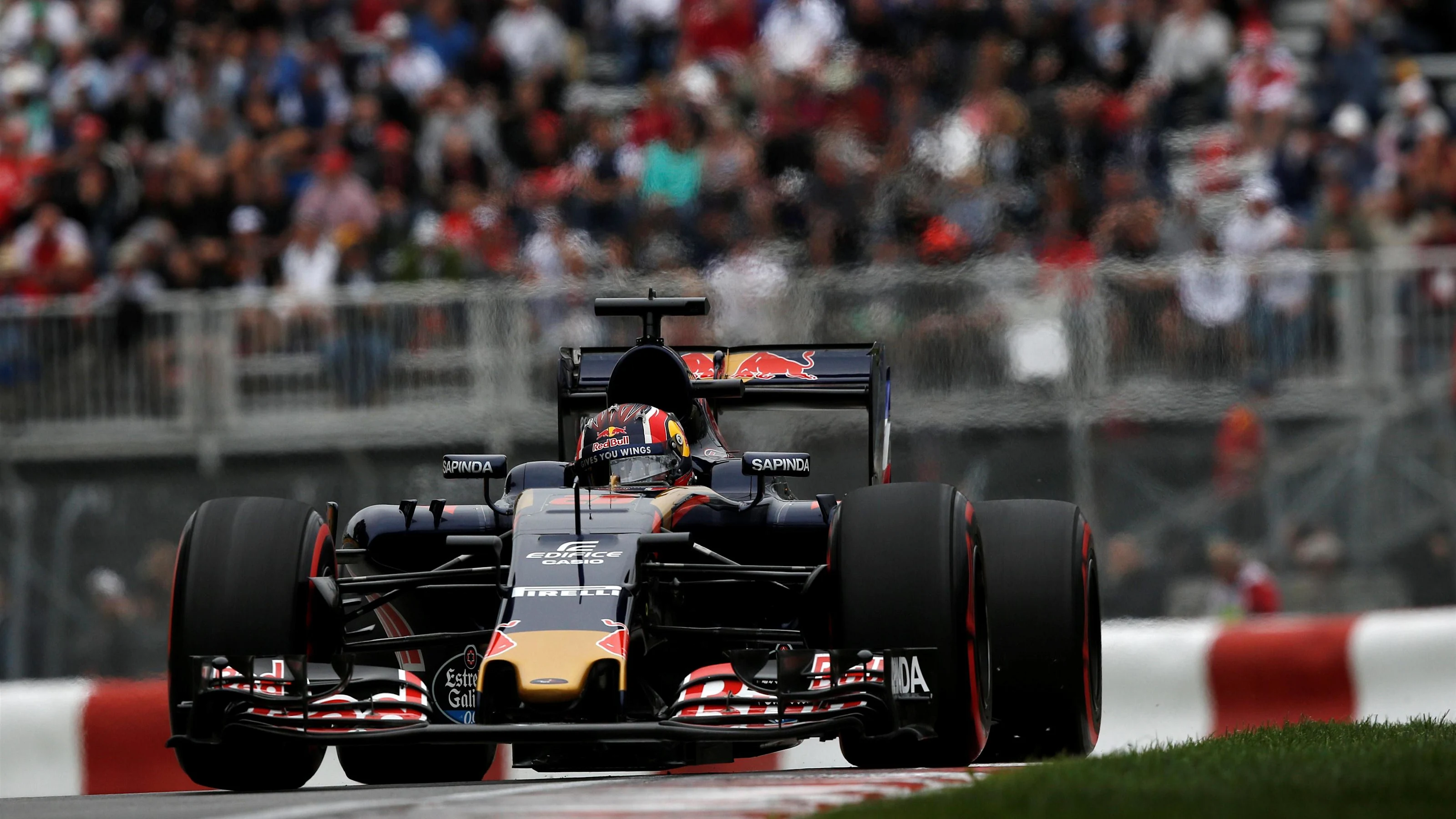 Daniil Kvyat (RUS) Scuderia Toro Rosso STR11 at Formula One World Championship, Rd7, Canadian Grand