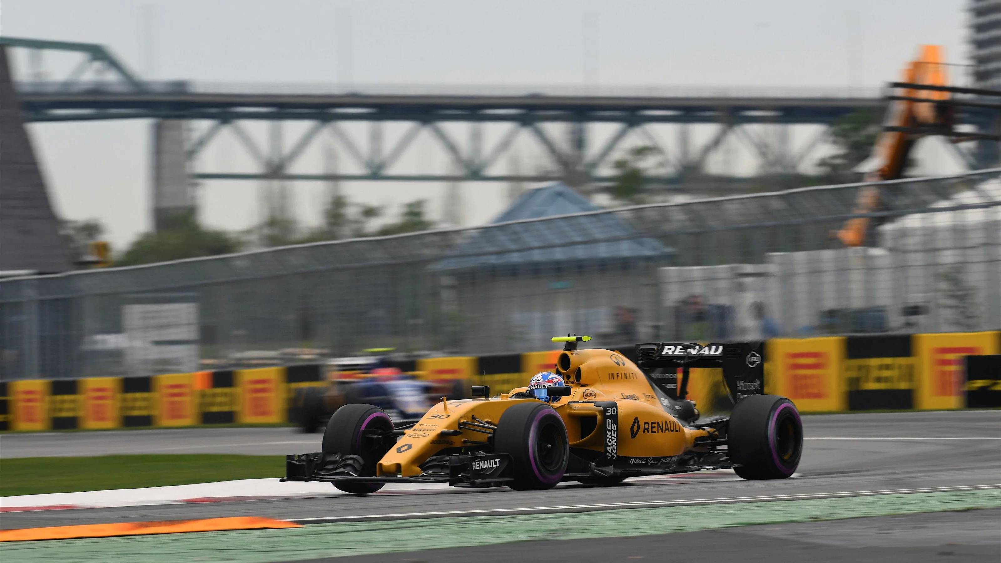 Jolyon Palmer (GBR) Renault Sport F1 Team RS16 at Formula One World Championship, Rd7, Canadian