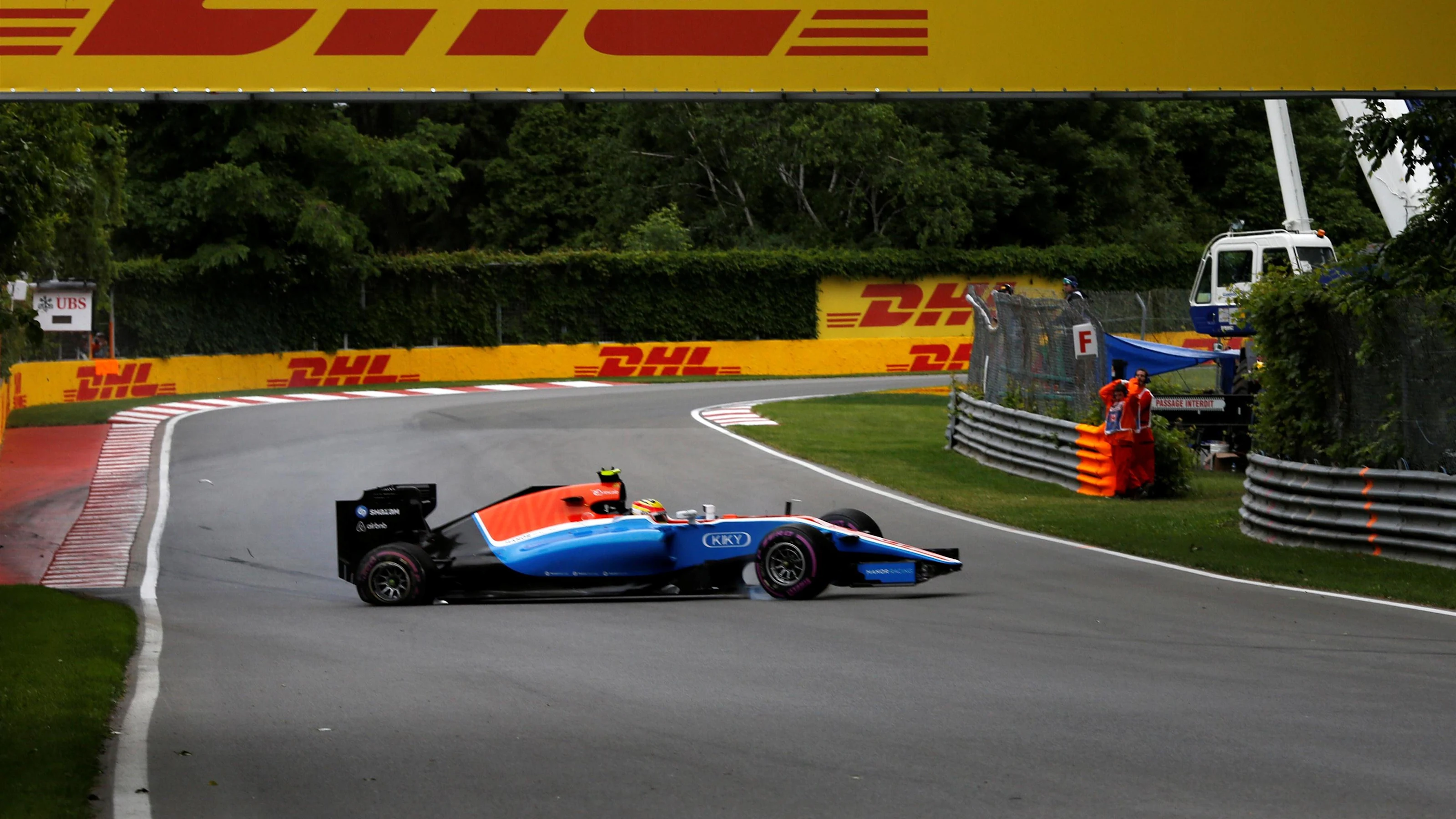 Rio Haryanto (IDN) Manor Racing MRT05 crashes in Q1 at Formula One World Championship, Rd7,