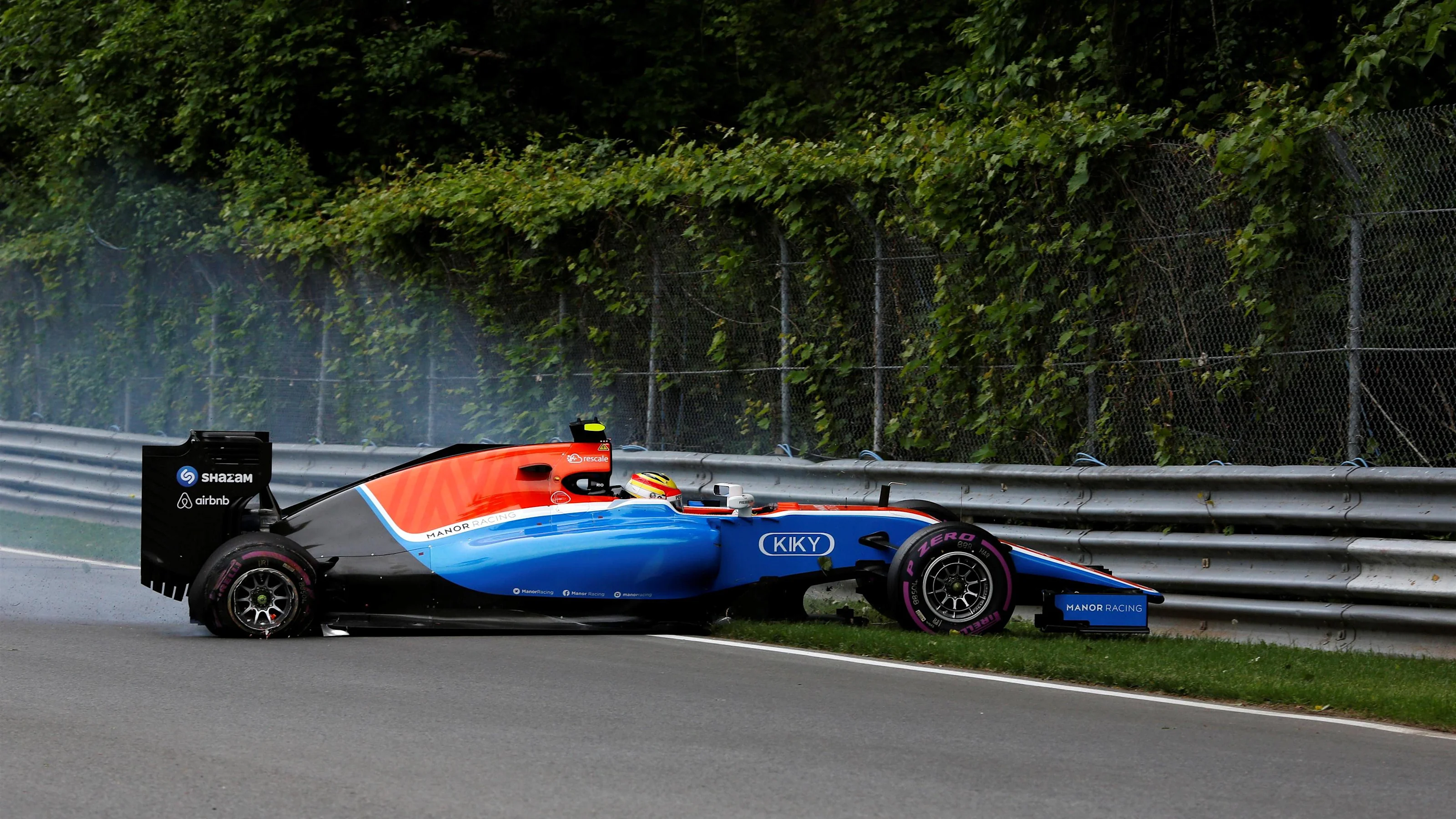 Rio Haryanto (IDN) Manor Racing MRT05 crashes in Q1 at Formula One World Championship, Rd7,