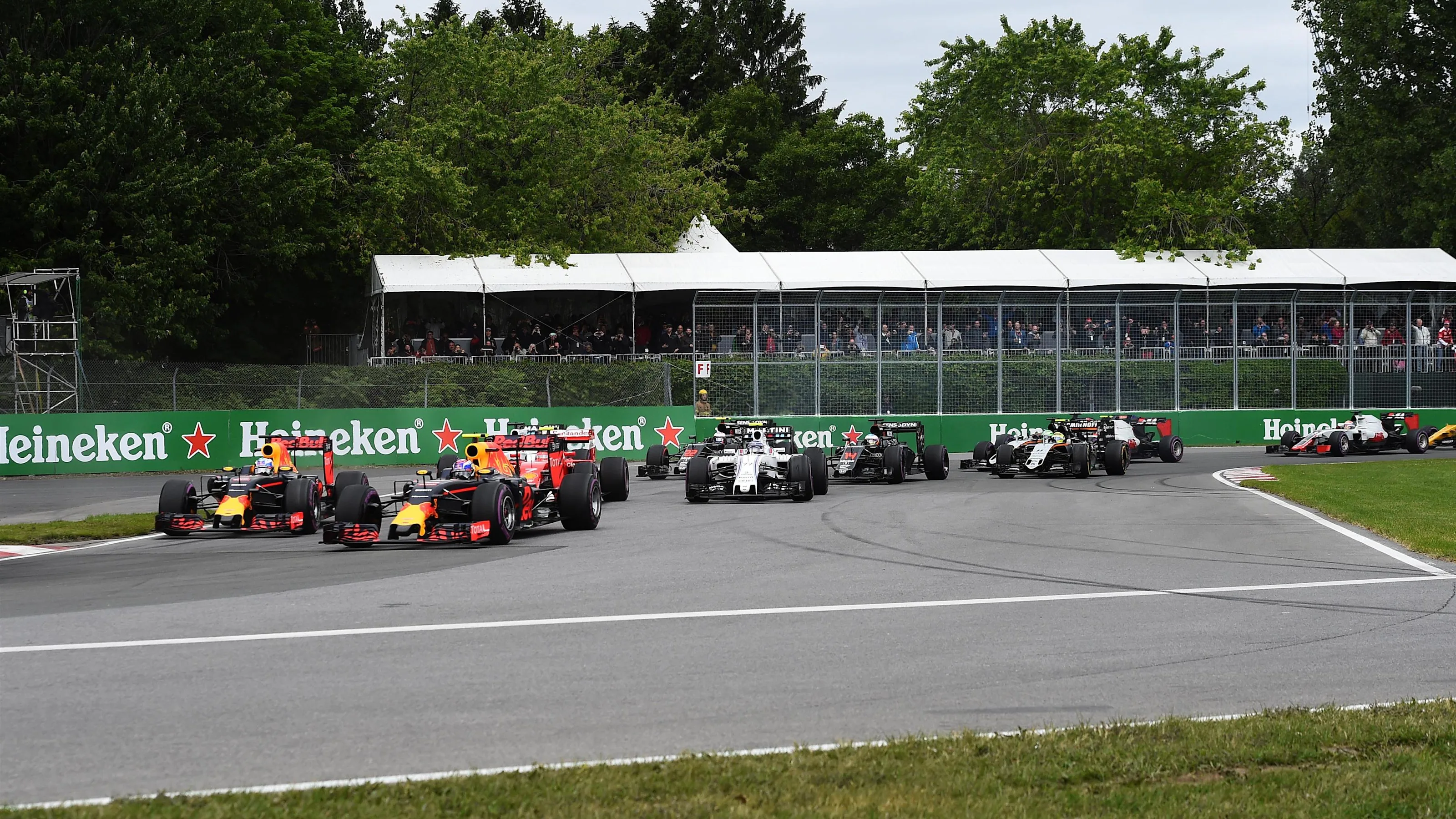 Start of the race at Formula One World Championship, Rd7, Canadian Grand Prix, Race, Montreal,