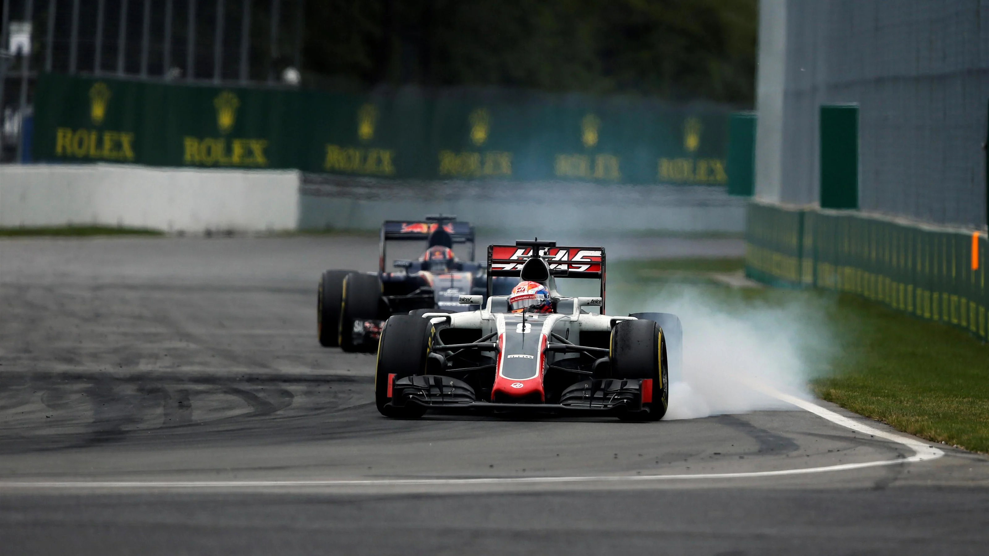Romain Grosjean (FRA) Haas VF-16 locks up at Formula One World Championship, Rd7, Canadian Grand