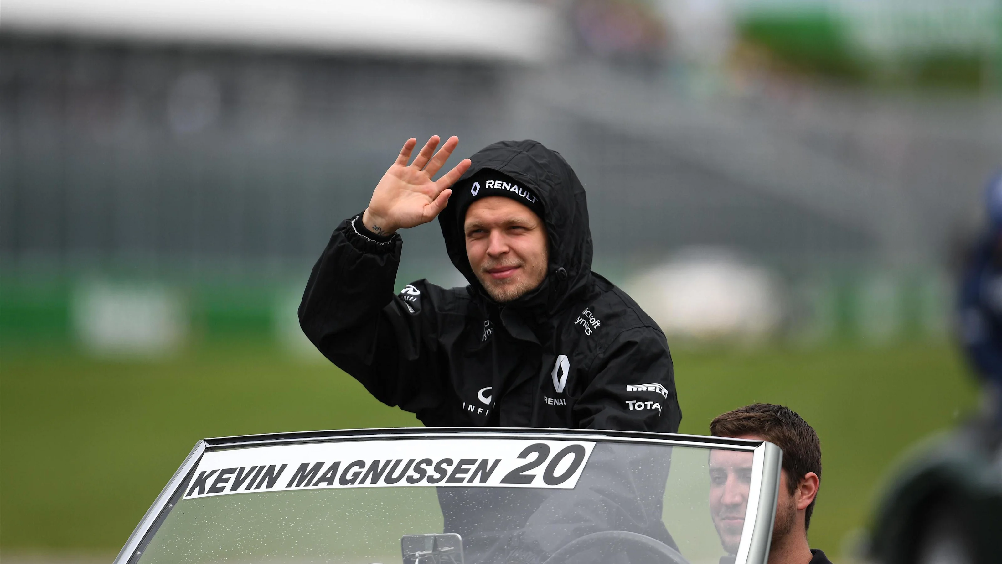 Kevin Magnussen (DEN) Renault Sport F1 Team on the drivers parade at Formula One World