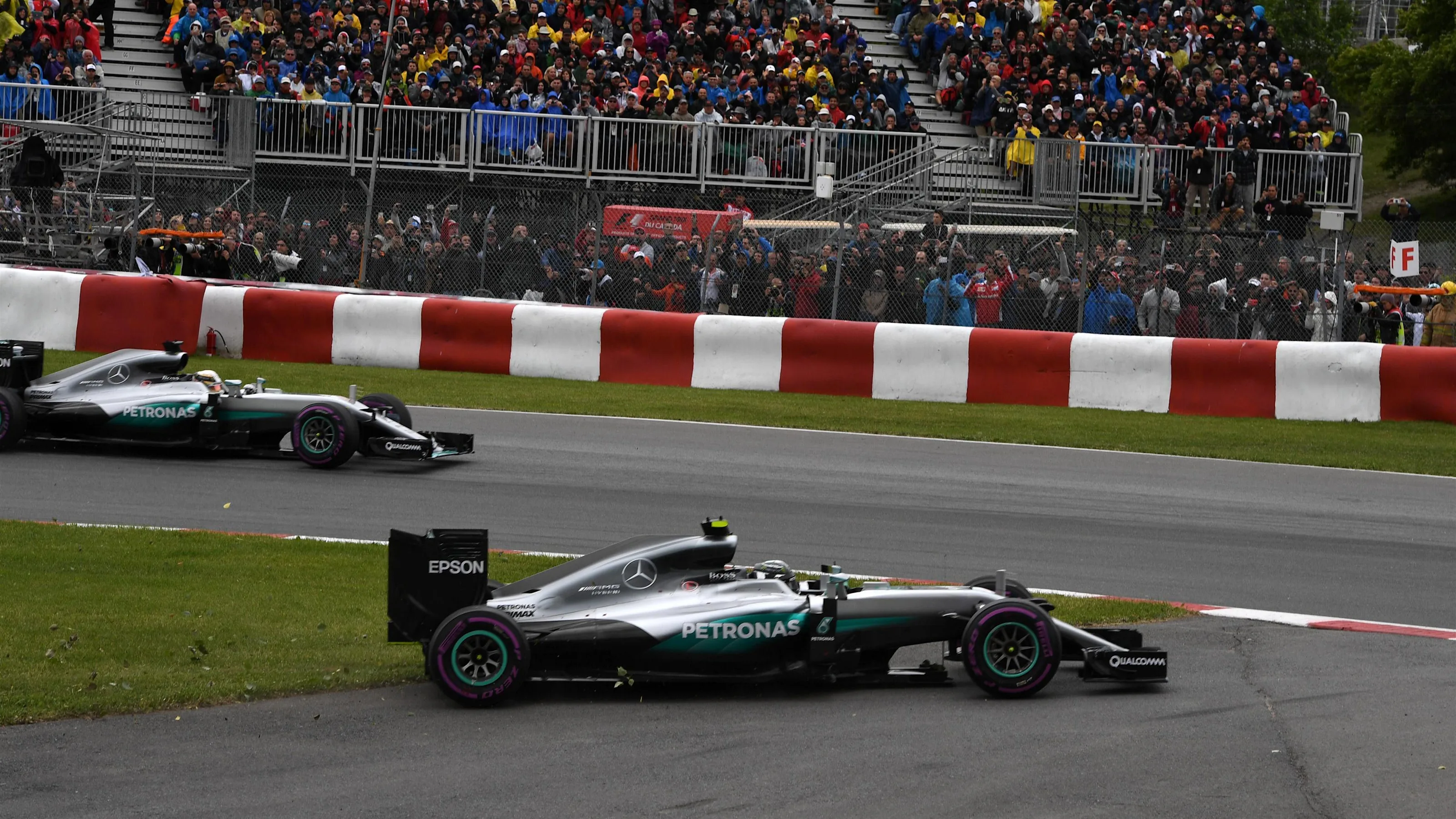 Nico Rosberg (GER) Mercedes-Benz F1 W07 Hybrid runs wide at the start of the race at Formula One