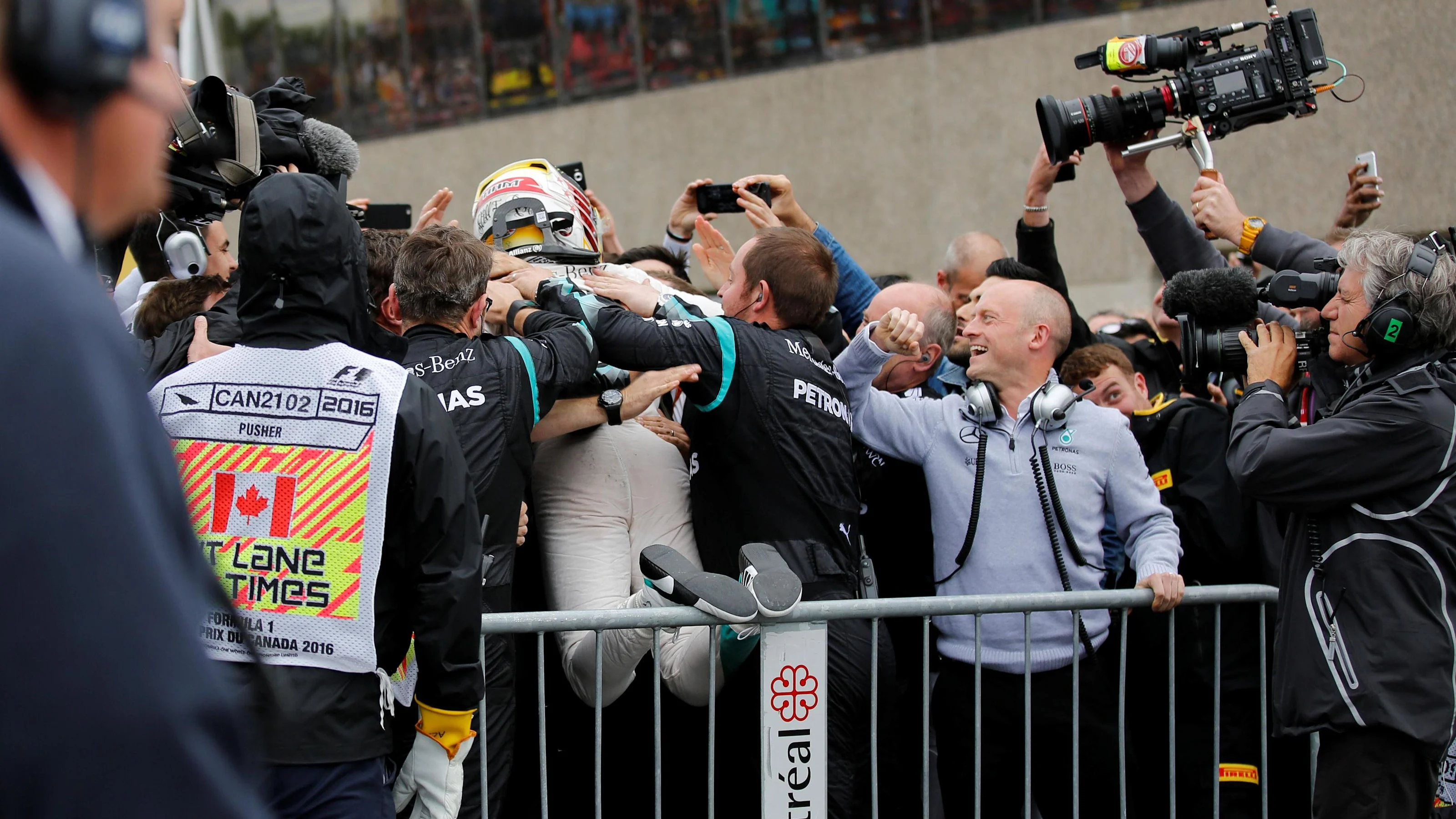 Race winner Lewis Hamilton (GBR) Mercedes AMG F1 celebrates in parc ferme at Formula One World