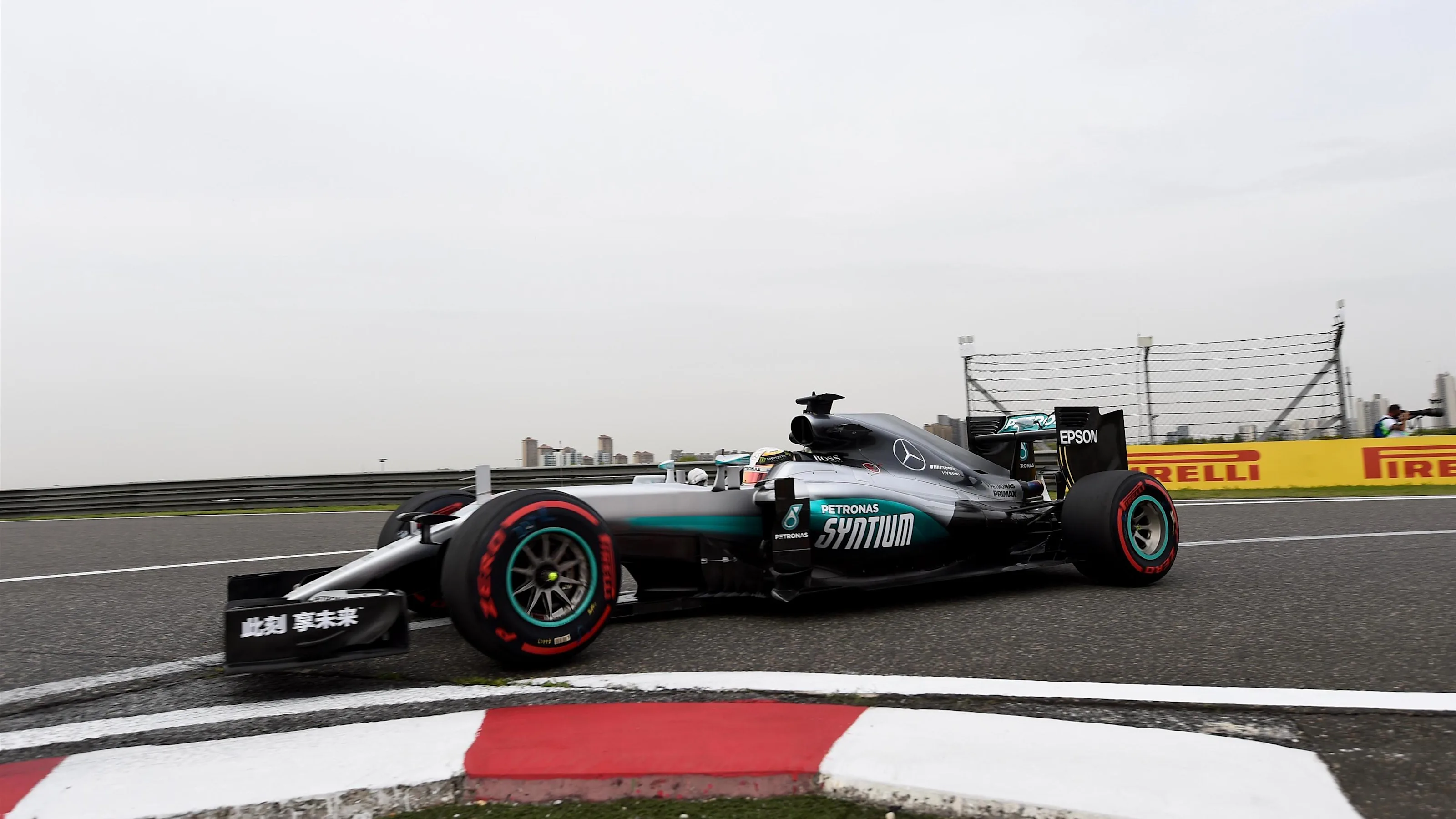 Lewis Hamilton (GBR) Mercedes-Benz F1 W07 Hybrid at Formula One World Championship, Rd3, Chinese