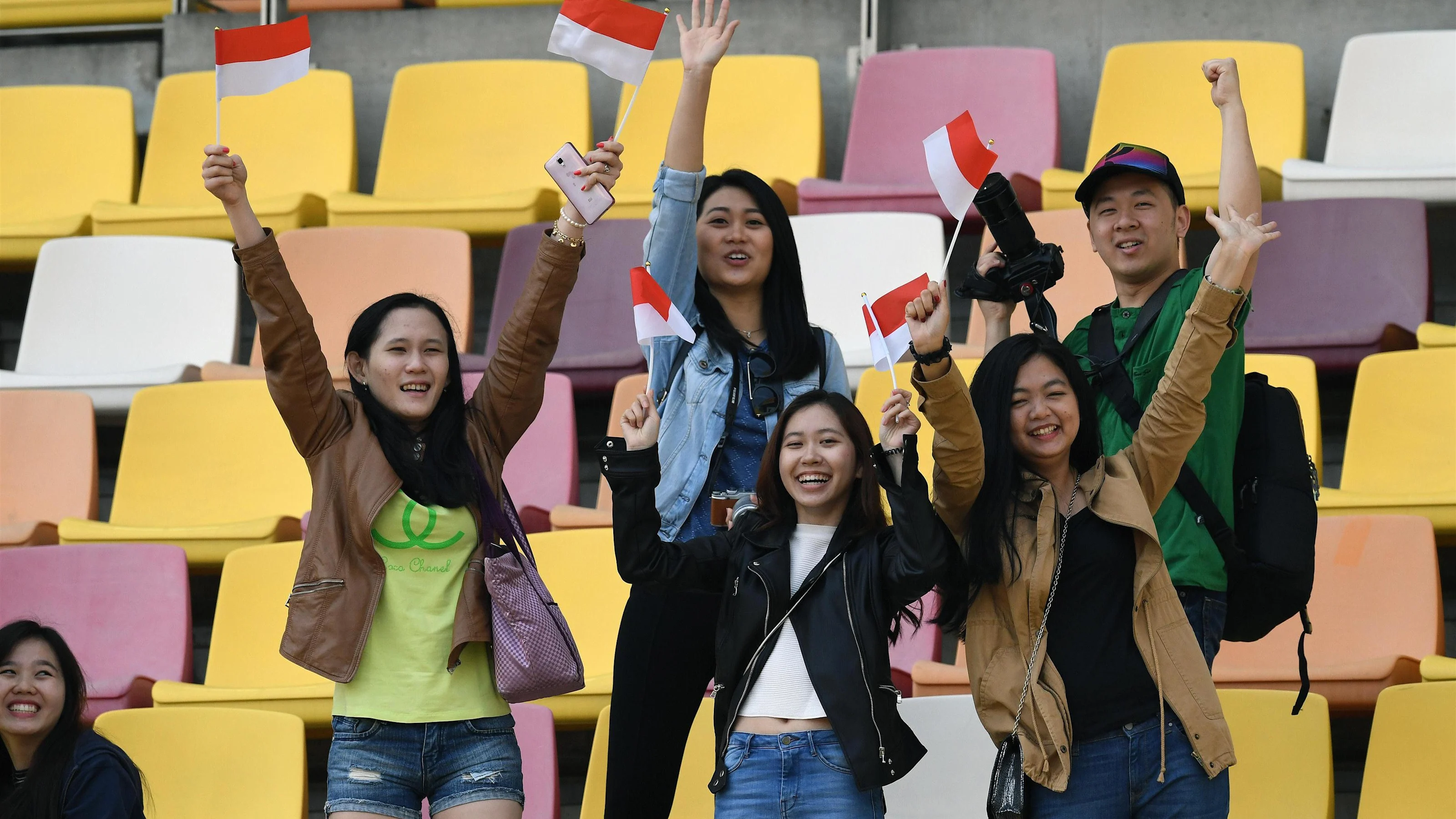 Fans at Formula One World Championship, Rd3, Chinese Grand Prix, Practice, Shanghai, China, Friday