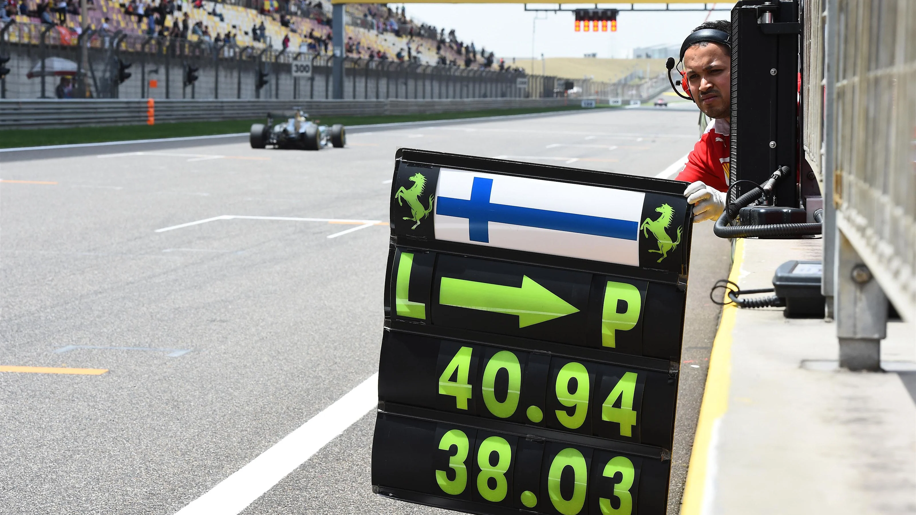 Pit board for Kimi Raikkonen (FIN) Ferrari SF16-H at Formula One World Championship, Rd3, Chinese