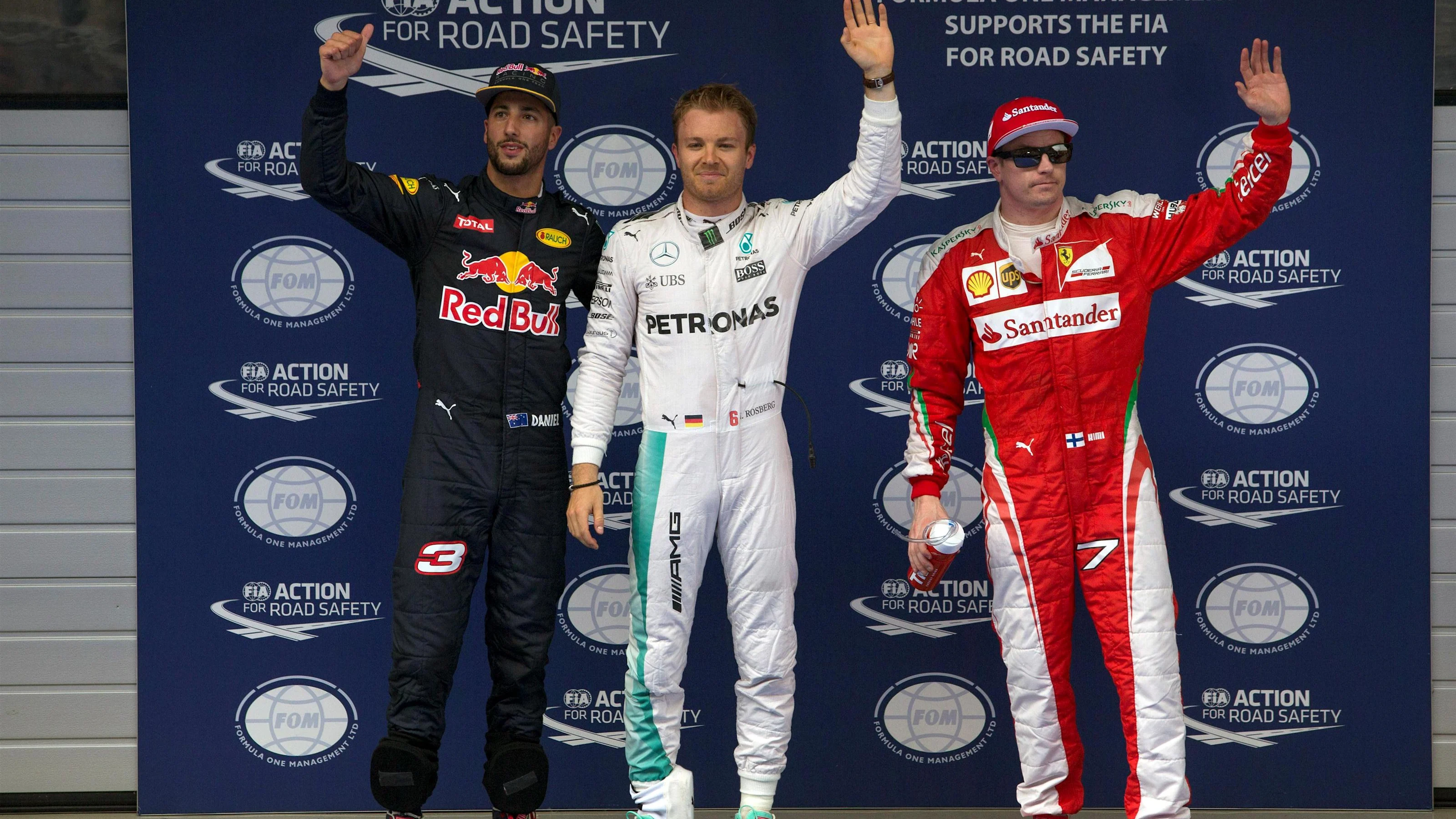 (L to R): Daniel Ricciardo (AUS) Red Bull Racing, Nico Rosberg (GER) Mercedes AMG F1 and Kimi