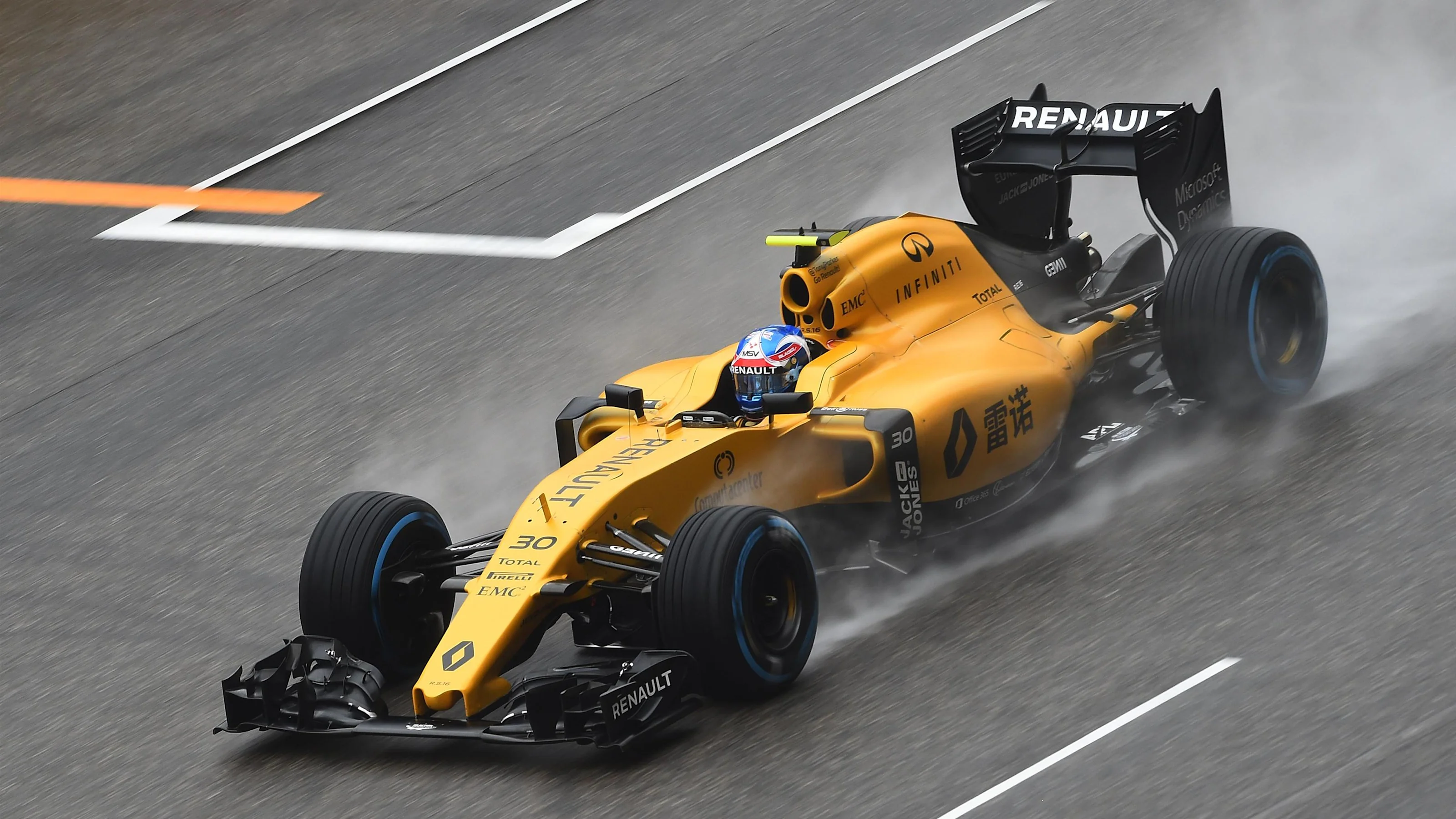 Jolyon Palmer (GBR) Renault Sport F1 Team RS16 at Formula One World Championship, Rd3, Chinese