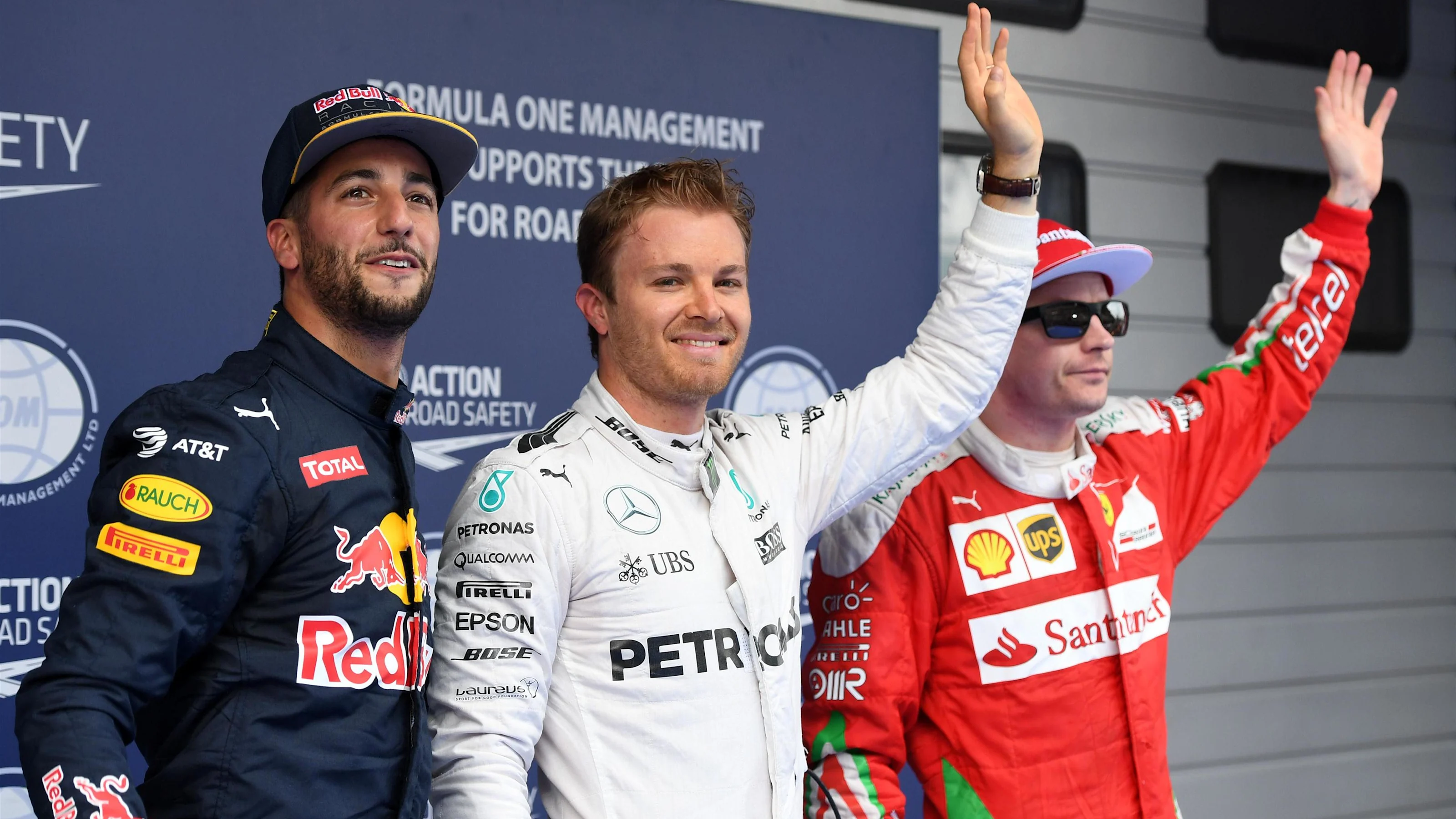 Daniel Ricciardo (AUS) Red Bull Racing, pole sitter Nico Rosberg (GER) Mercedes AMG F1 and Kimi