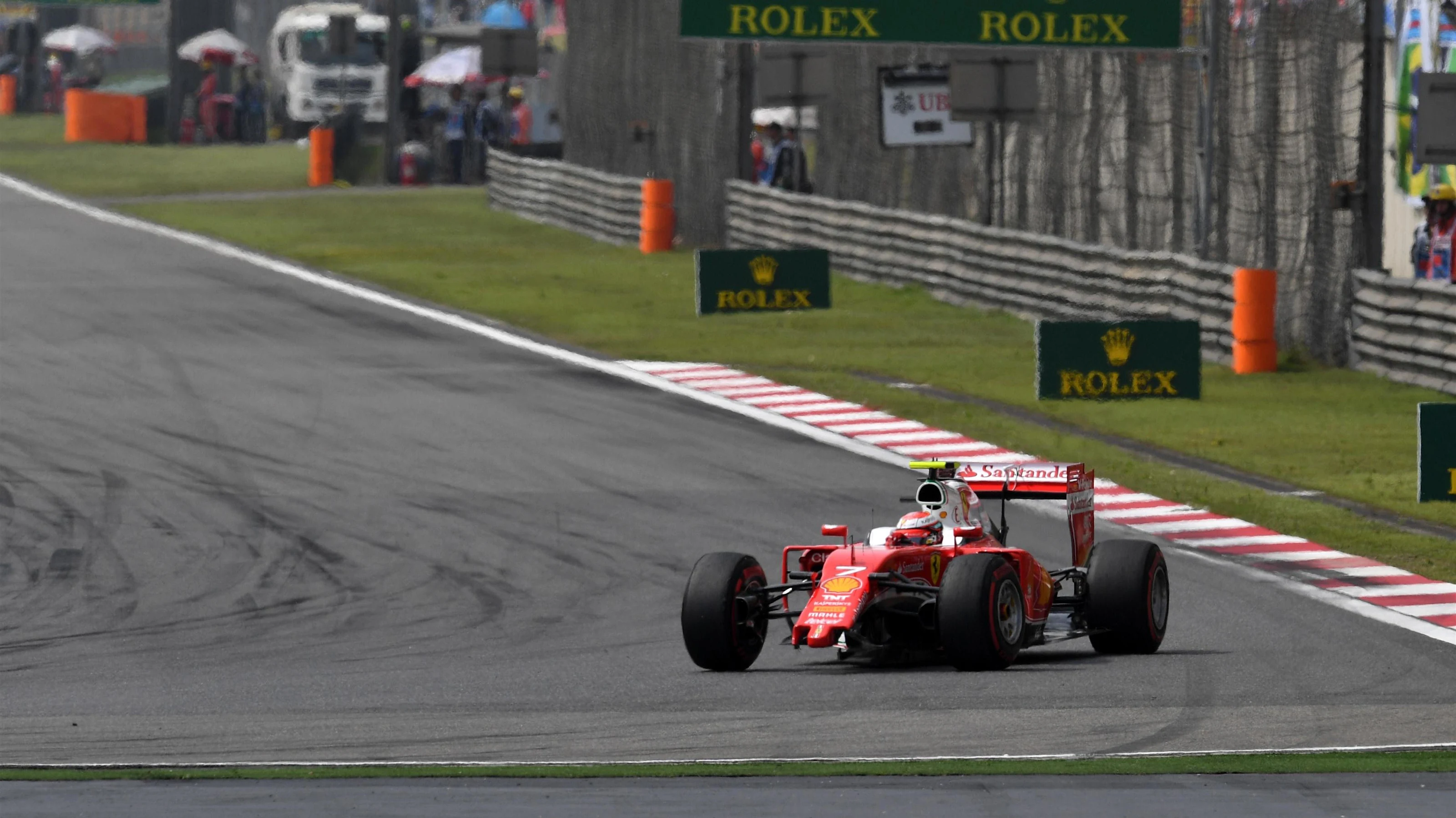 Kimi Raikkonen (FIN) Ferrari with broken front wing on lap one at Formula One World Championship,