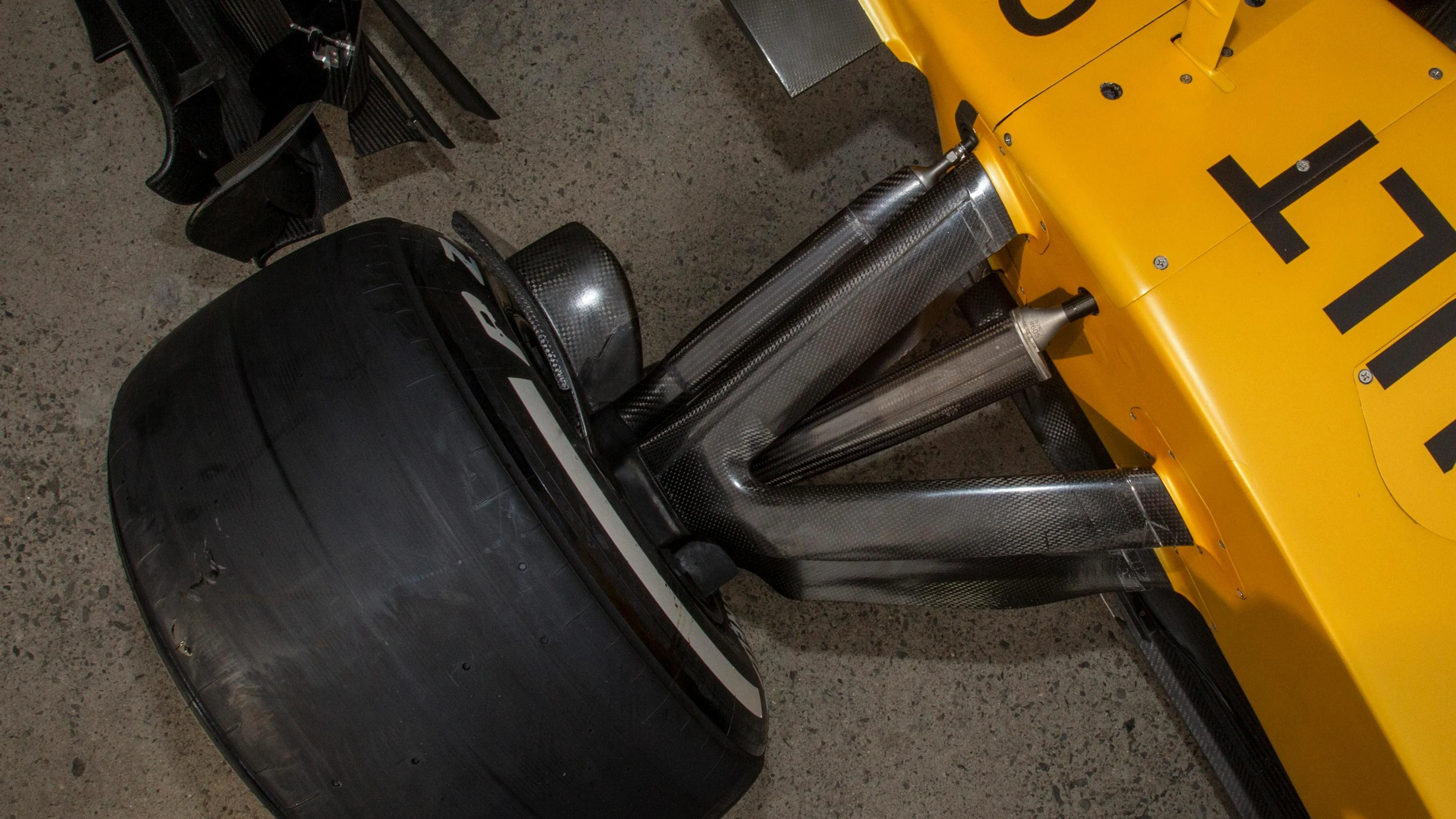 Renault Sport F1 Team RS16 suspension detail at Formula One World Championship, Rd3, Chinese Grand
