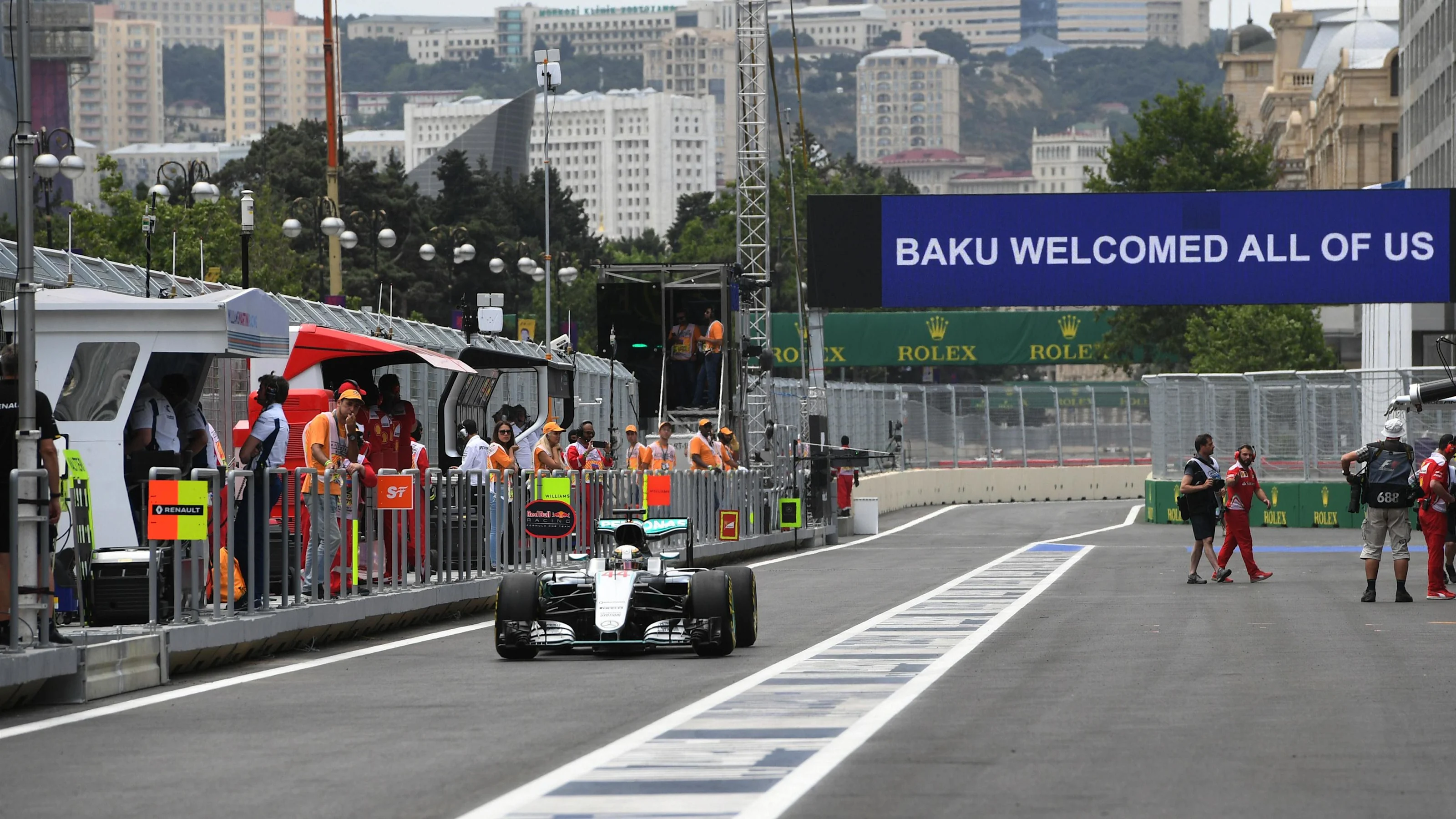 Lewis Hamilton (GBR) Mercedes-Benz F1 W07 Hybrid at Formula One World Championship, Rd8, European