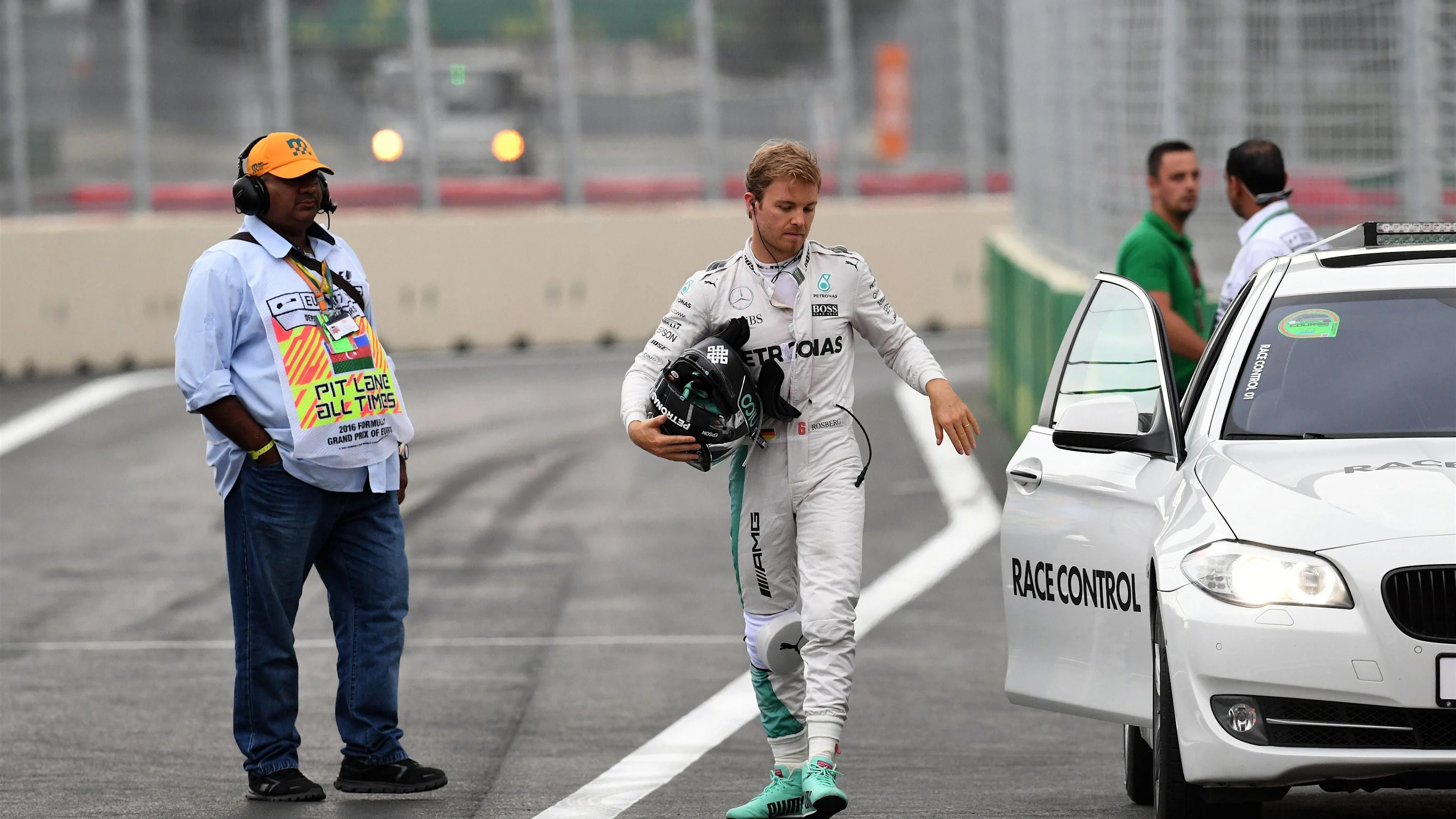 Nico Rosberg (GER) Mercedes AMG F1 returns to the pits after stopping on track in FP2 at Formula