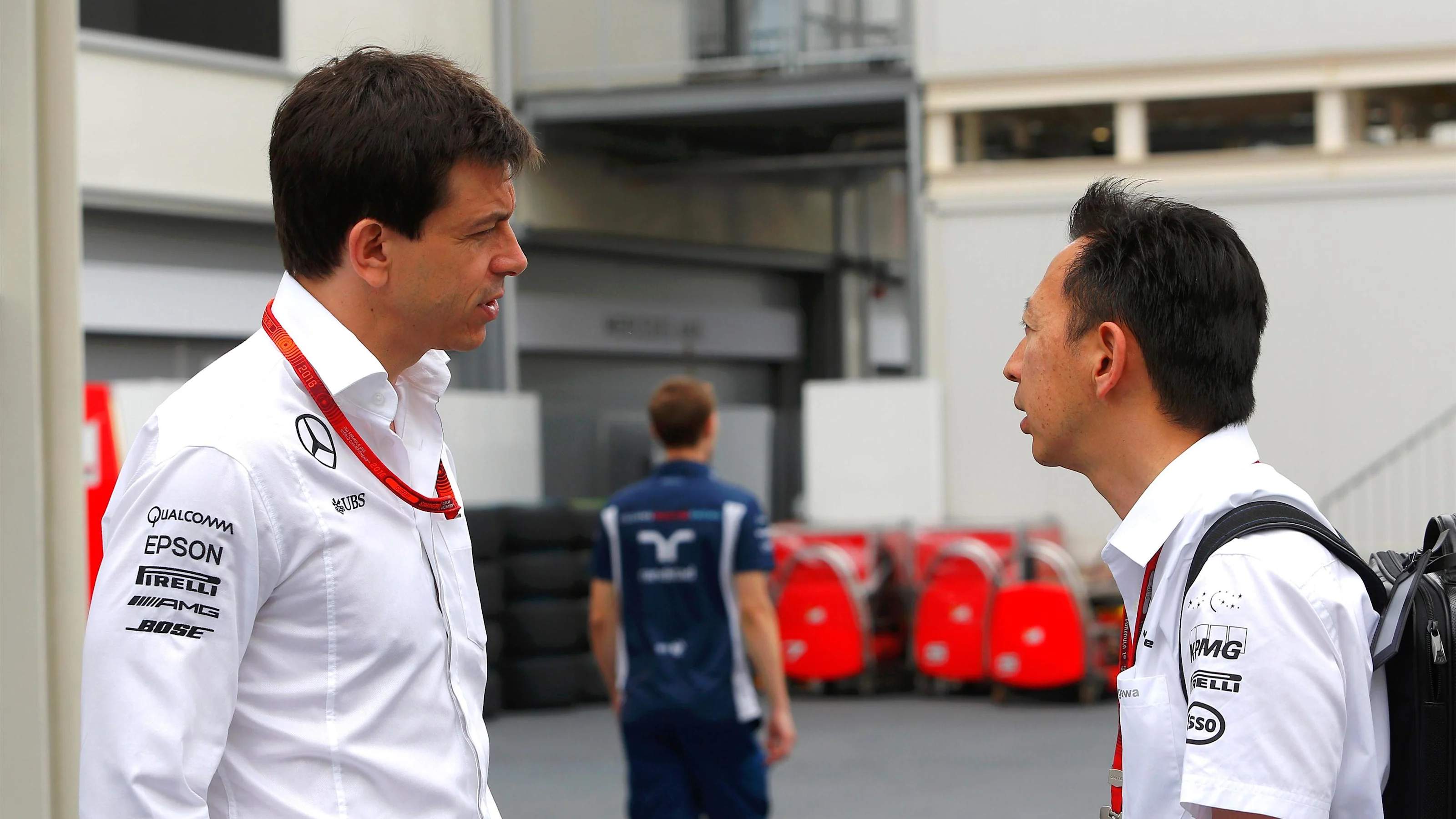 Toto Wolff (AUT) Mercedes AMG F1 Director of Motorsport and Yusuke Hasegawa (JPN) Head of Honda
