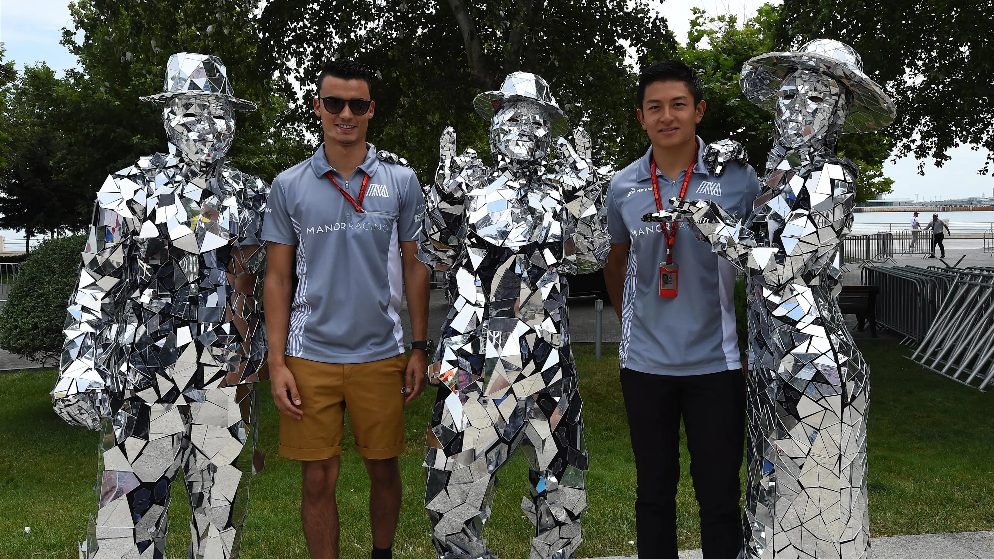 Pascal Wehrlein (GER) Manor Racing and Rio Haryanto (IDN) Manor Racing at Formula One World