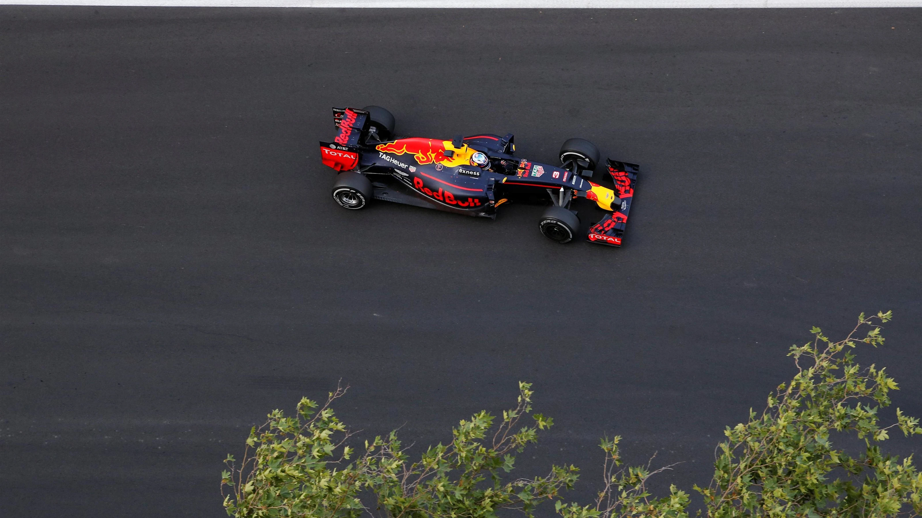 Daniel Ricciardo (AUS) Red Bull Racing RB12 at Formula One World Championship, Rd8, European Grand