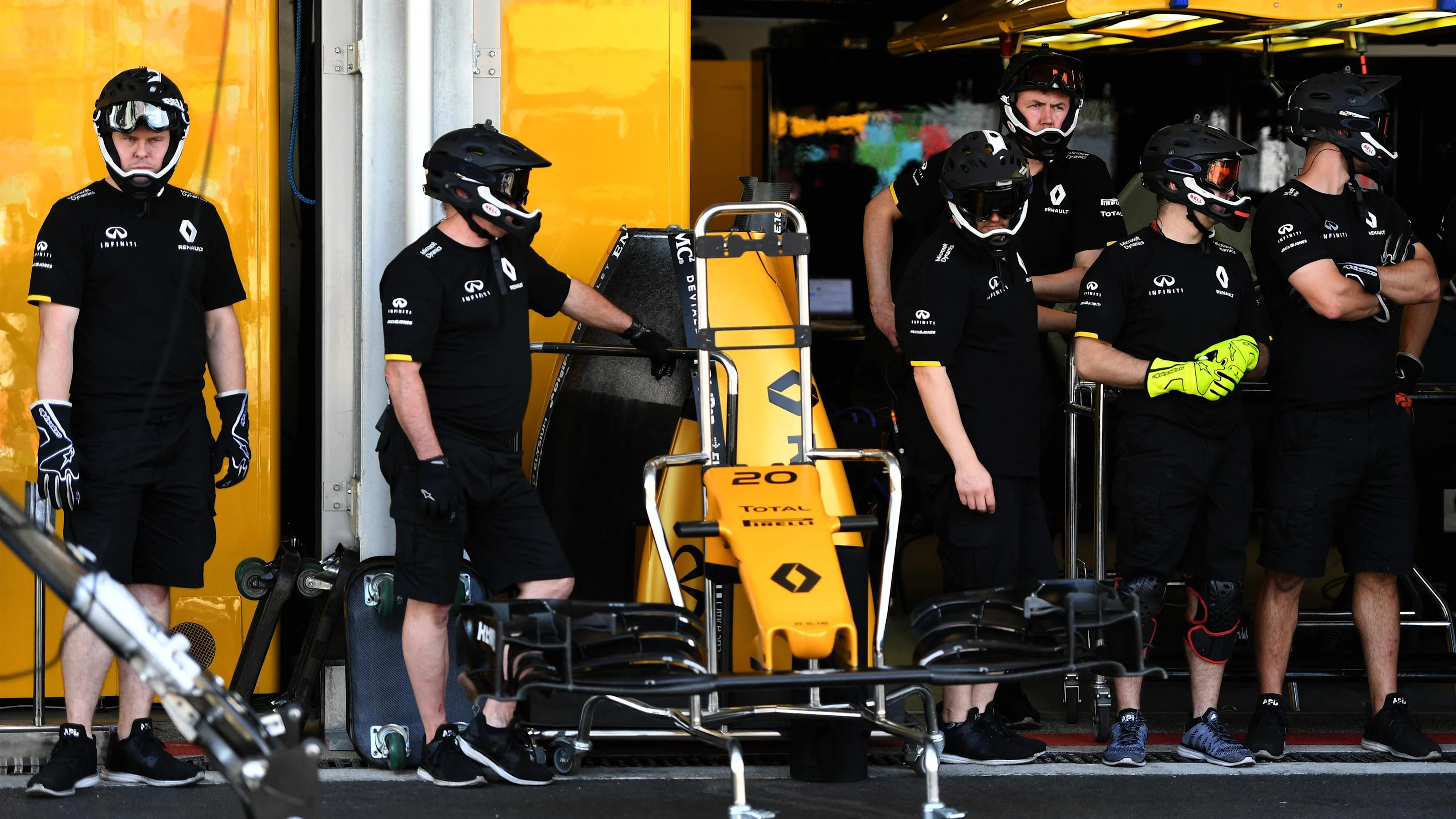 Renault Sport F1 Team mechanics at Formula One World Championship, Rd8, European Grand Prix,