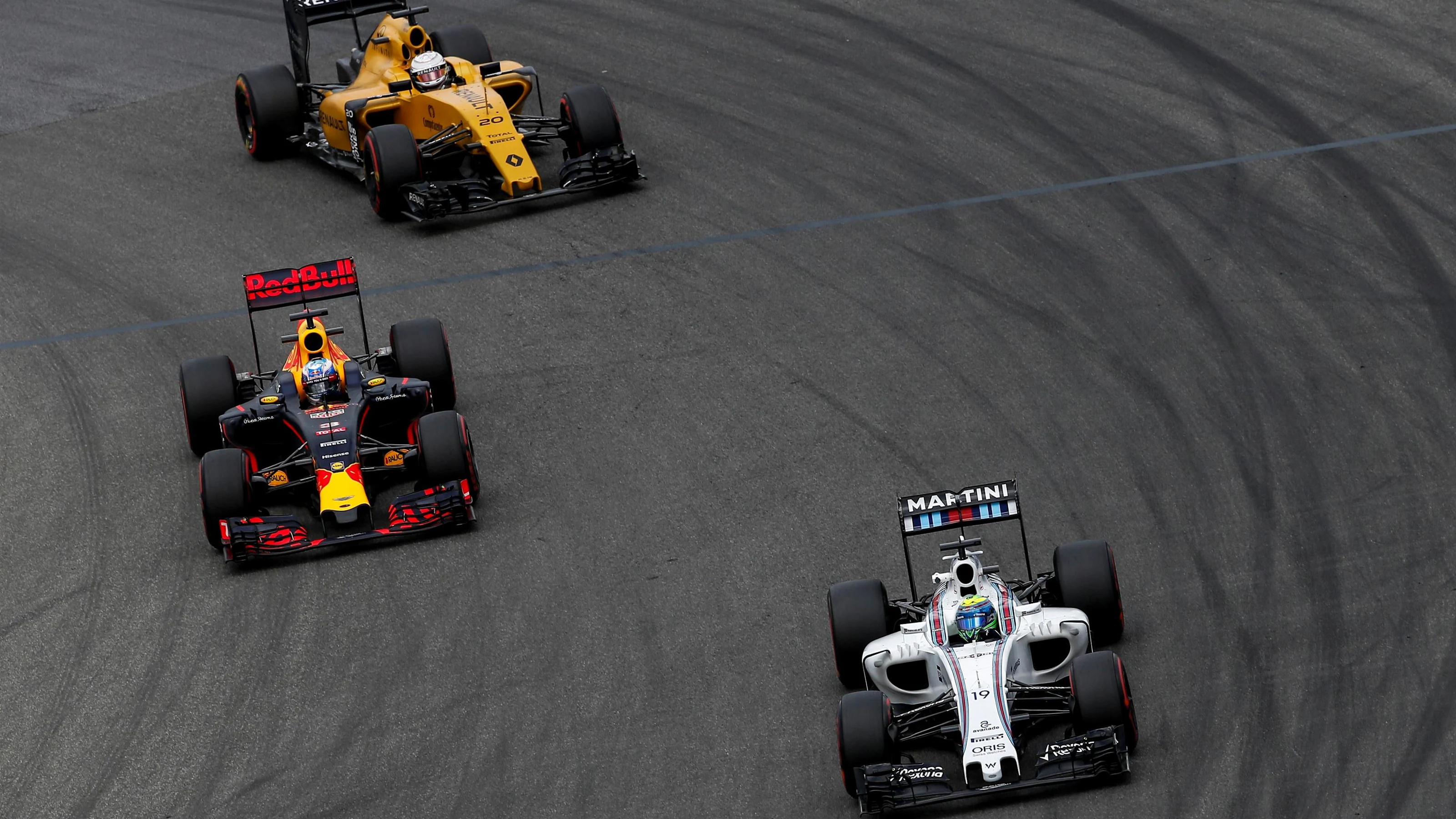 Felipe Massa (BRA) Williams FW38, Daniel Ricciardo (AUS) Red Bull Racing RB12 and Kevin Magnussen