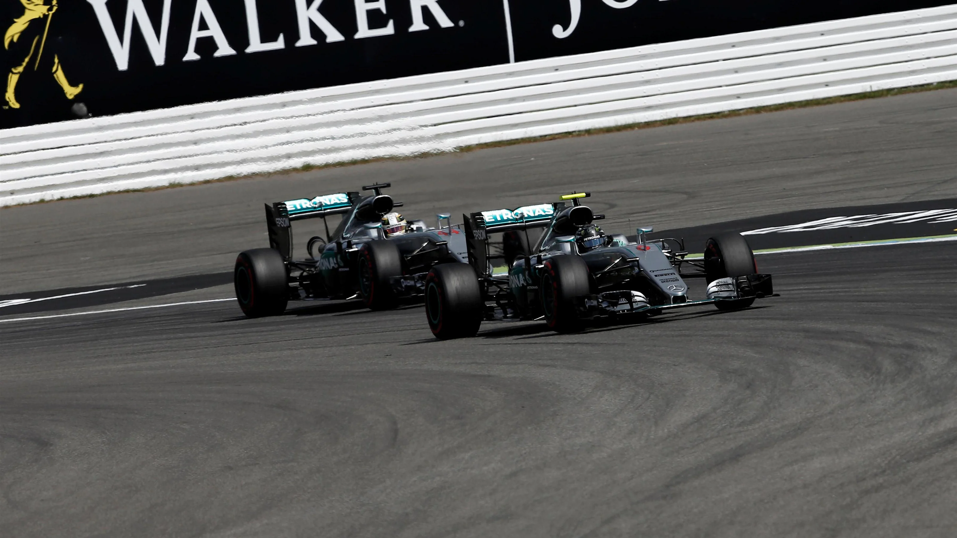 Nico Rosberg (GER) Mercedes-Benz F1 W07 Hybrid and Lewis Hamilton (GBR) Mercedes-Benz F1 W07 Hybrid