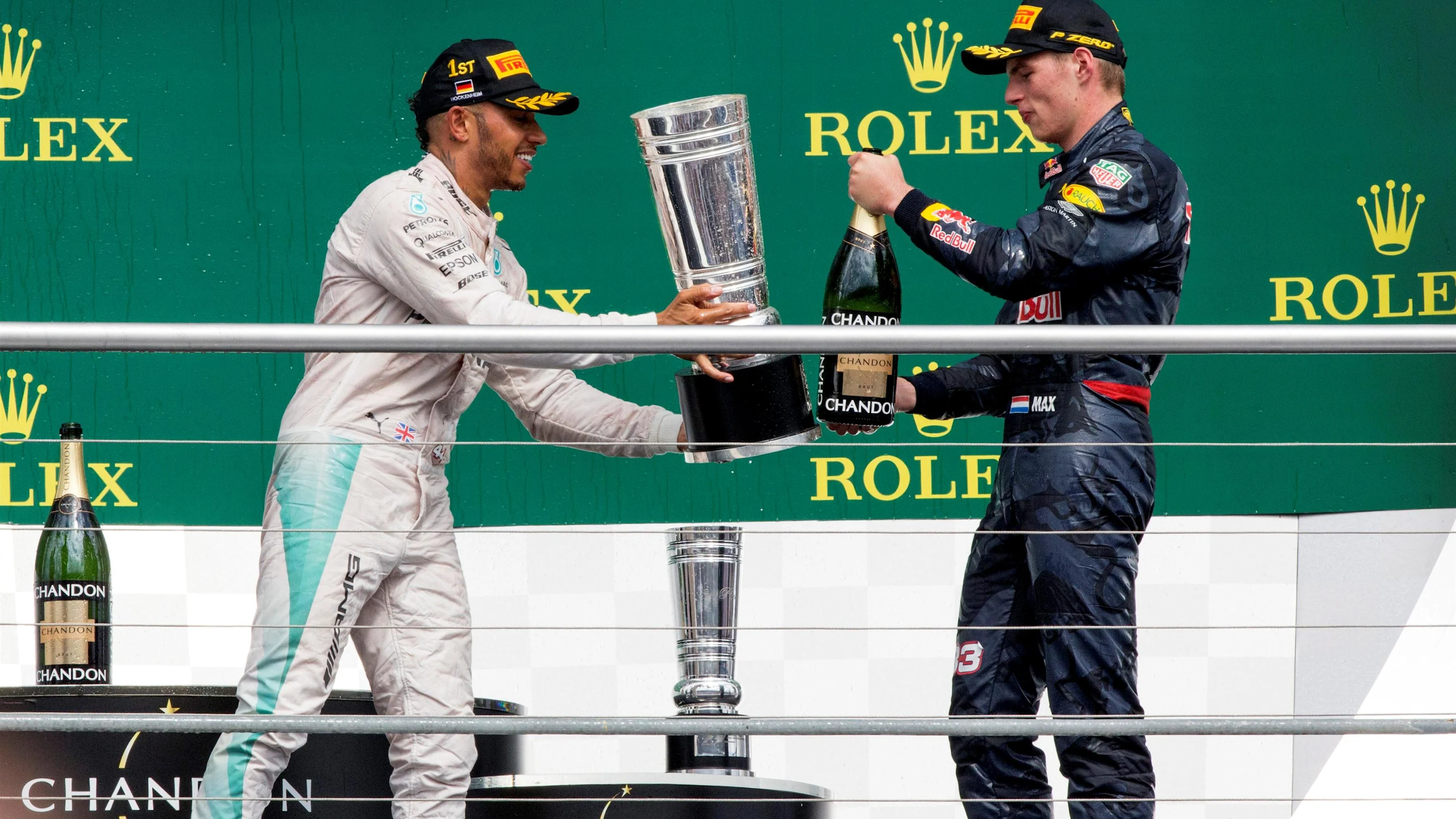 Race winner Lewis Hamilton (GBR) Mercedes AMG F1 and Max Verstappen (NED) Red Bull Racing celebrate