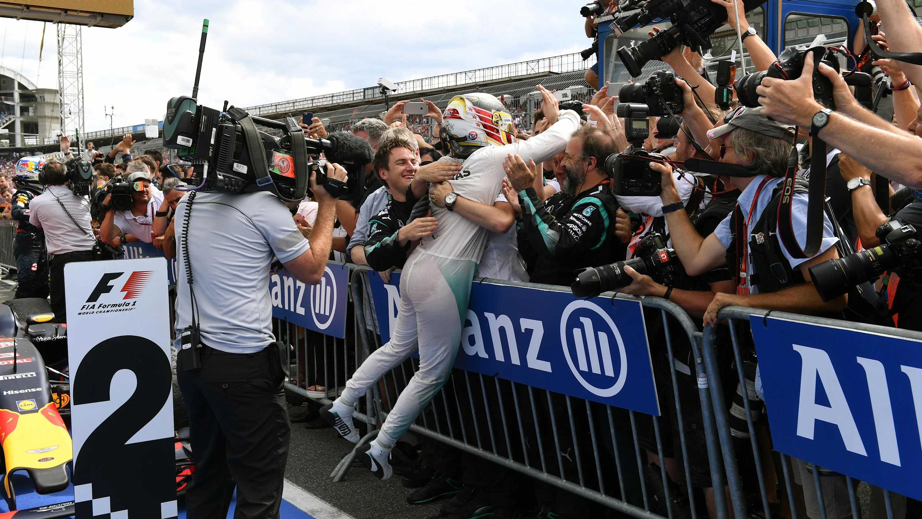 Race winner Lewis Hamilton (GBR) Mercedes AMG F1 celebrates in parc ferme at Formula One World