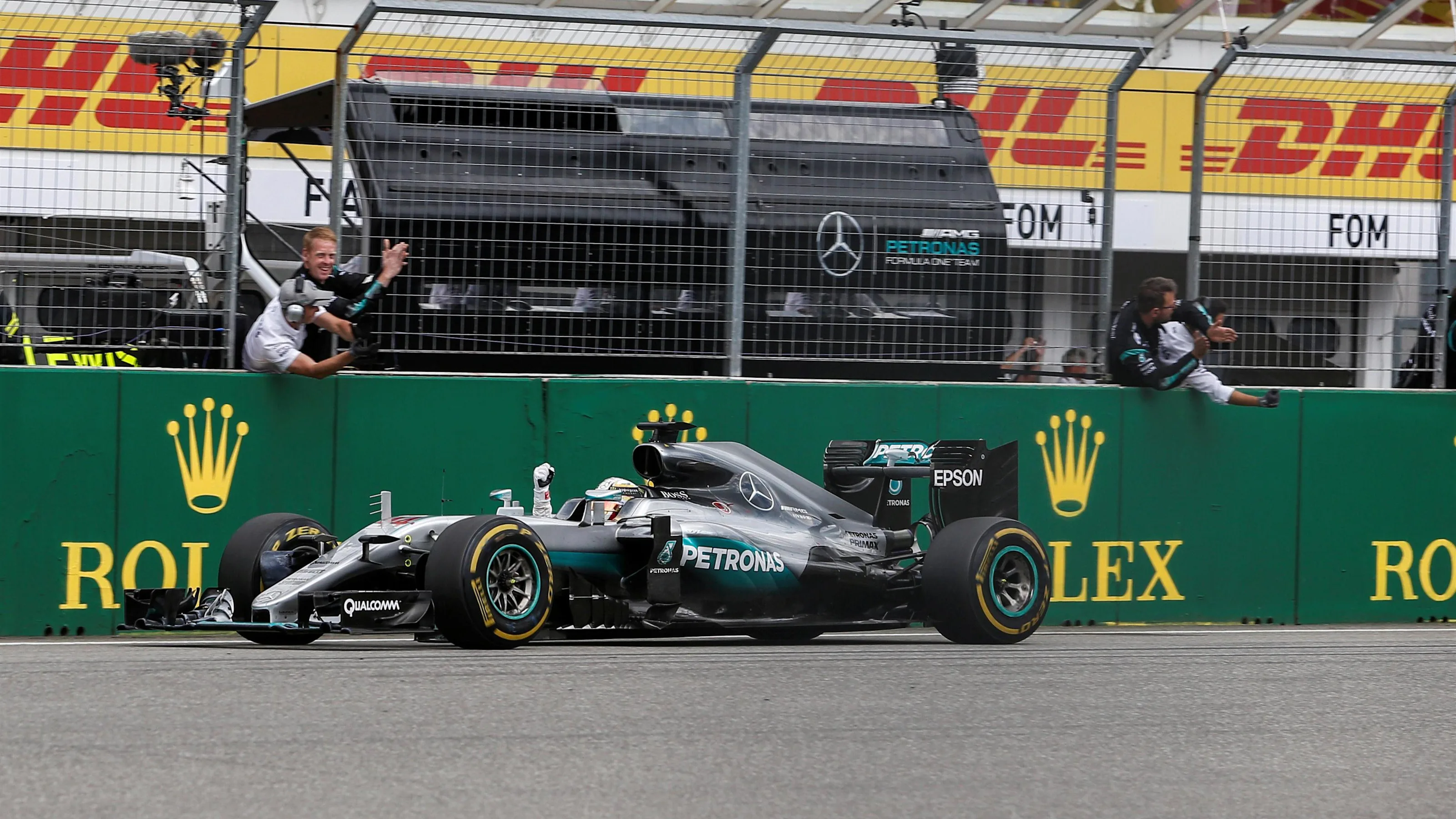 Race winner Lewis Hamilton (GBR) Mercedes-Benz F1 W07 Hybrid crosses the line at Formula One World