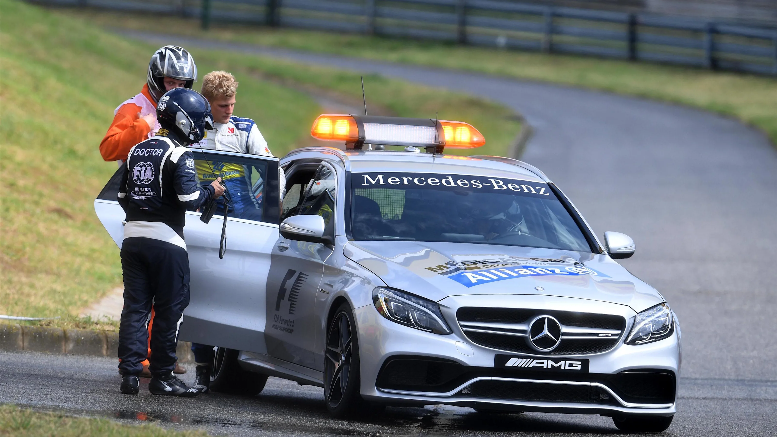 Medical car collects Marcus Ericsson (SWE) Sauber following his crash in Q1 at Formula One World