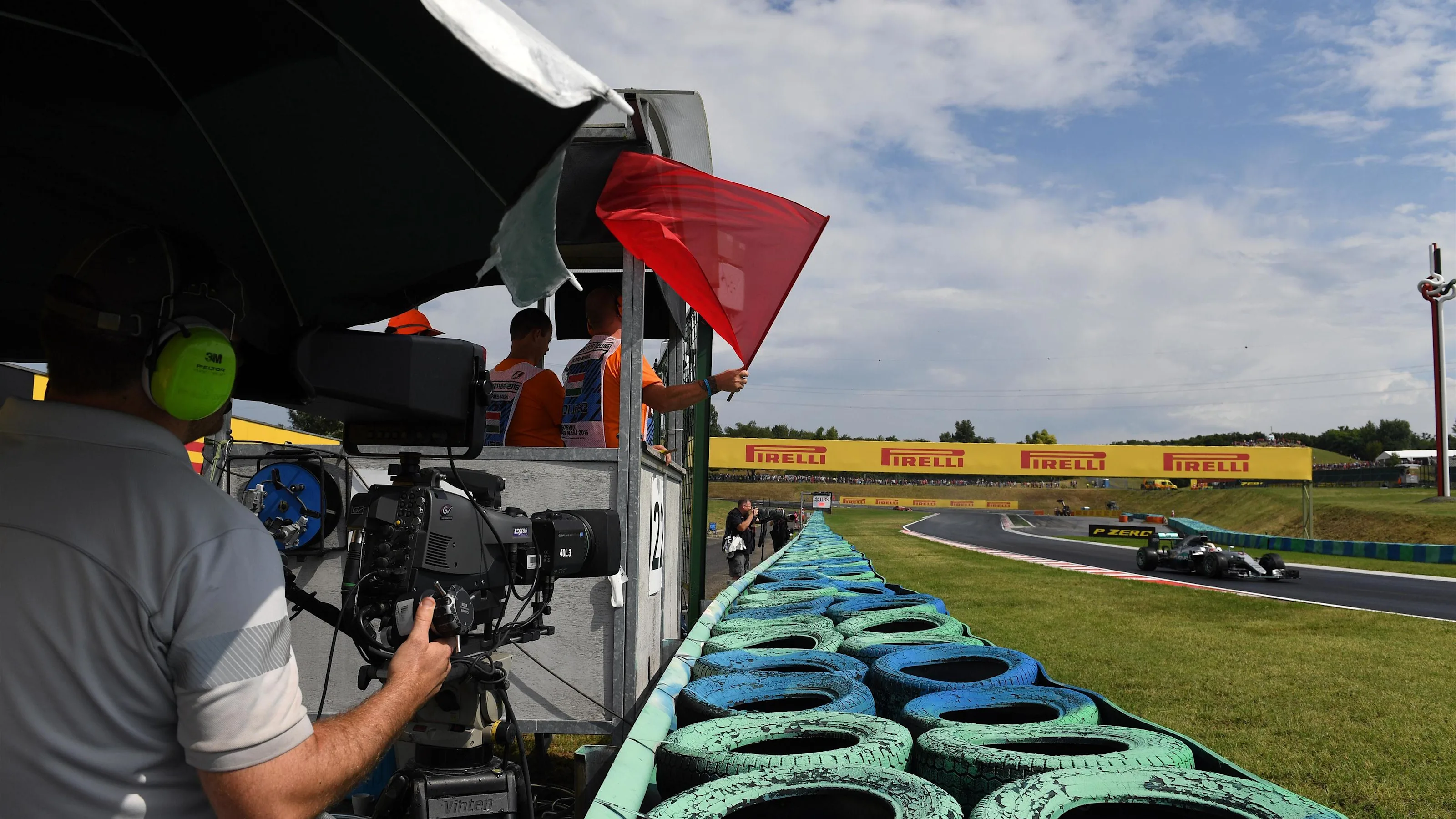Red flag is shown in Q1 at Formula One World Championship, Rd11, Hungarian Grand Prix, Qualifying,