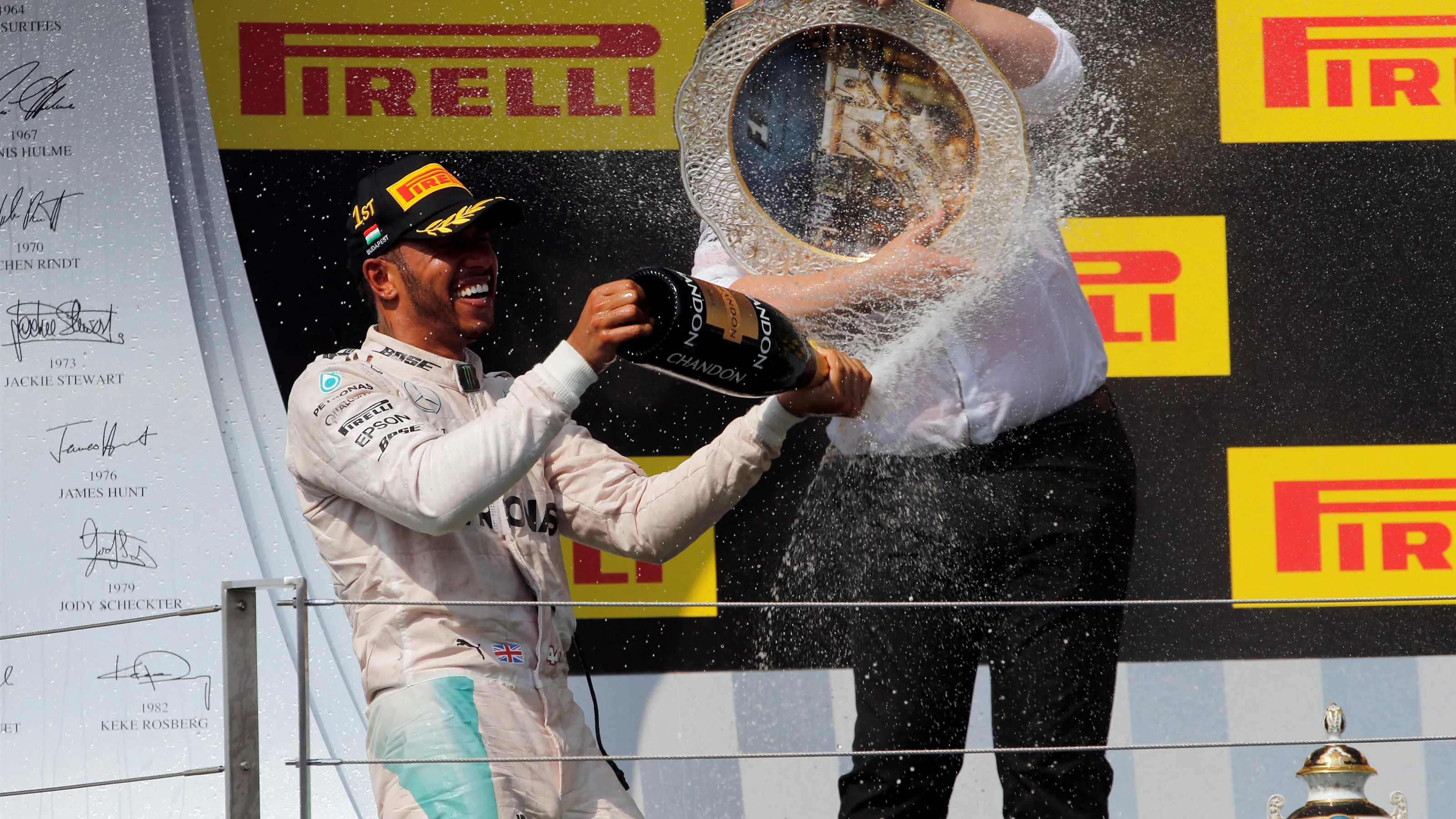 Race winner Lewis Hamilton (GBR) Mercedes AMG F1 and Ron Meadows (GBR) Mercedes AMG F1 Team Manager